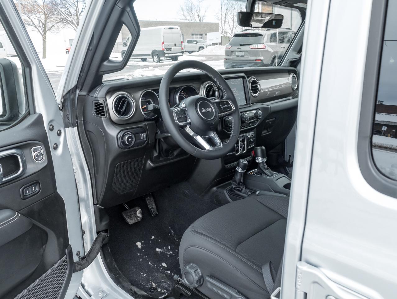 2023 Jeep Wrangler Sahara 4 Door 4x4**3.6 PENTASTAR**COLD WTHR GRP+++ Photo