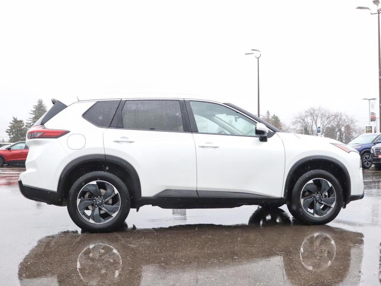 2024 Nissan Rogue SV Moonroof  - Moonroof -  Power Liftgate Photo2