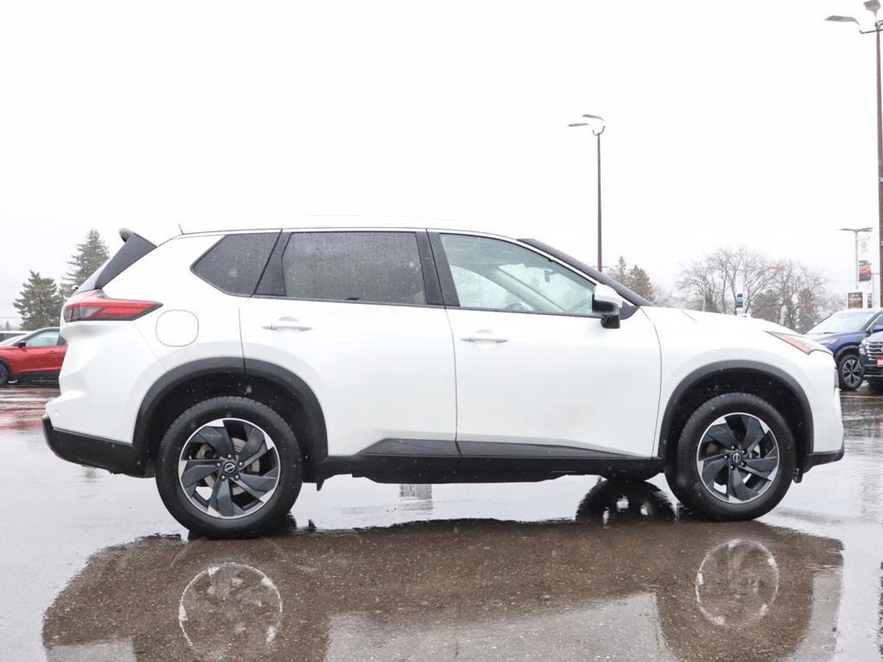 2024 Nissan Rogue SV Moonroof  - Moonroof -  Power Liftgate Photo