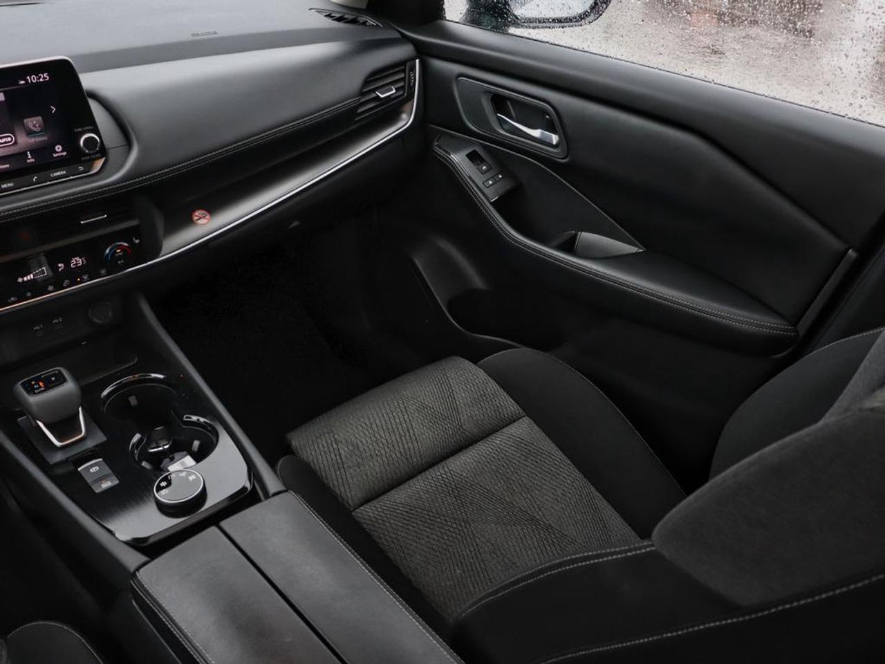 2024 Nissan Rogue SV Moonroof  - Moonroof -  Power Liftgate Photo