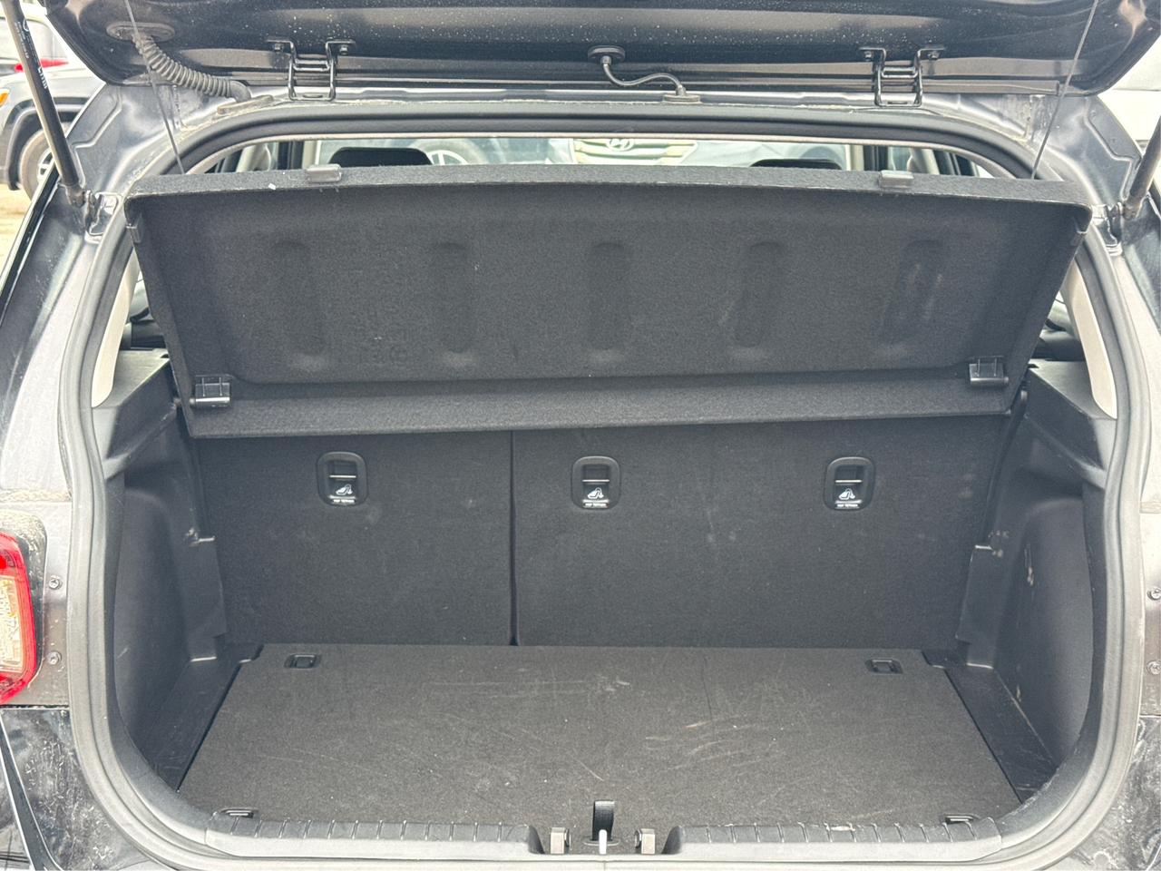 2024 Hyundai Venue POWER & HEATED SEATS LOW KMS WE FINANCE ALL CREDIT Photo