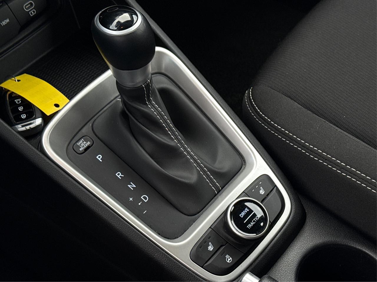 2024 Hyundai Venue POWER & HEATED SEATS LOW KMS WE FINANCE ALL CREDIT Photo