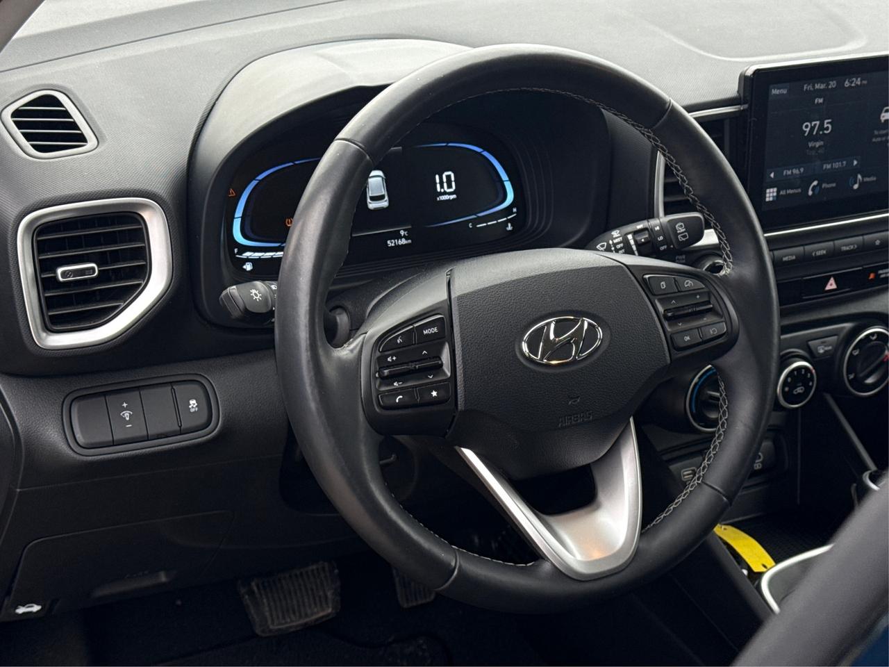 2024 Hyundai Venue POWER & HEATED SEATS LOW KMS WE FINANCE ALL CREDIT Photo