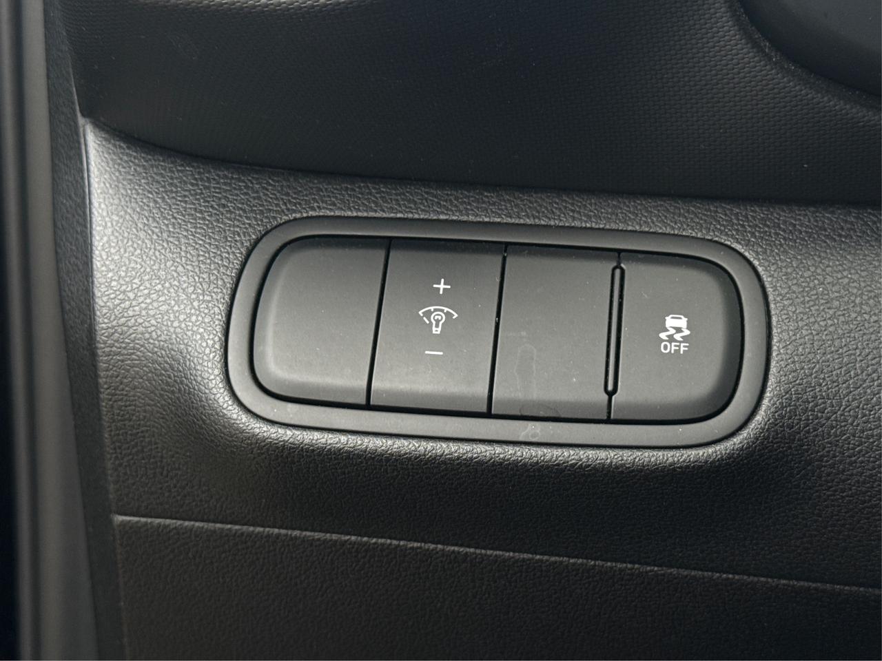 2024 Hyundai Venue POWER & HEATED SEATS LOW KMS WE FINANCE ALL CREDIT Photo