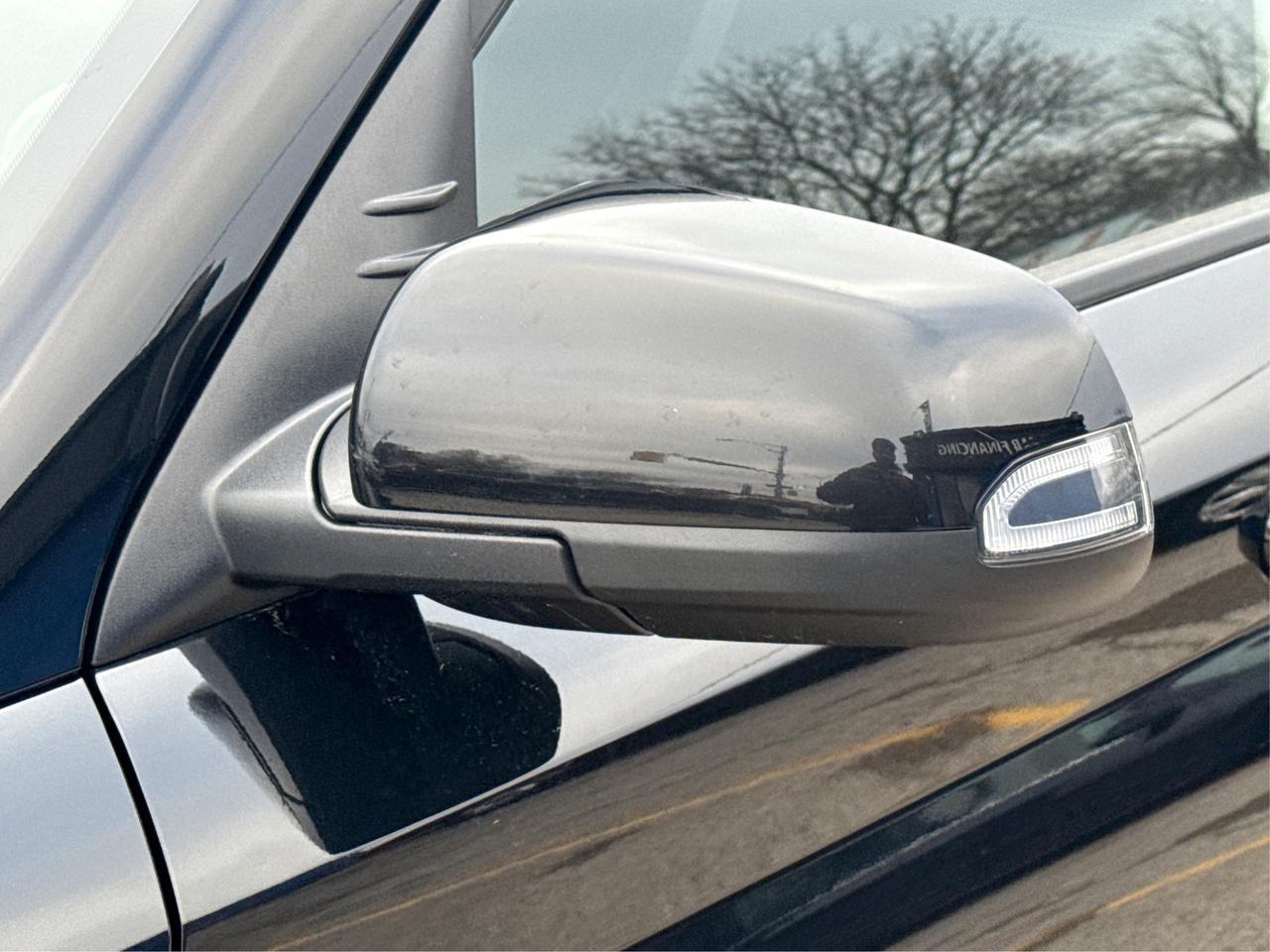 2024 Hyundai Venue POWER & HEATED SEATS LOW KMS WE FINANCE ALL CREDIT Photo