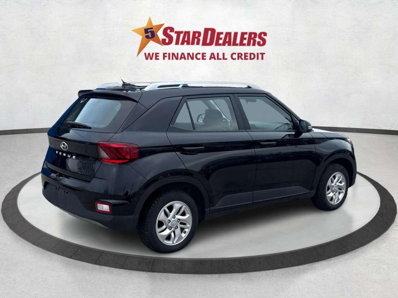 2024 Hyundai Venue POWER & HEATED SEATS LOW KMS WE FINANCE ALL CREDIT Photo