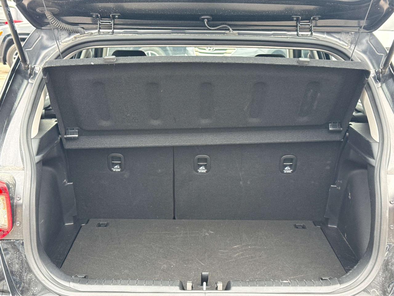 2024 Hyundai Venue POWER & HEATED SEATS LOW KMS WE FINANCE ALL CREDIT Photo