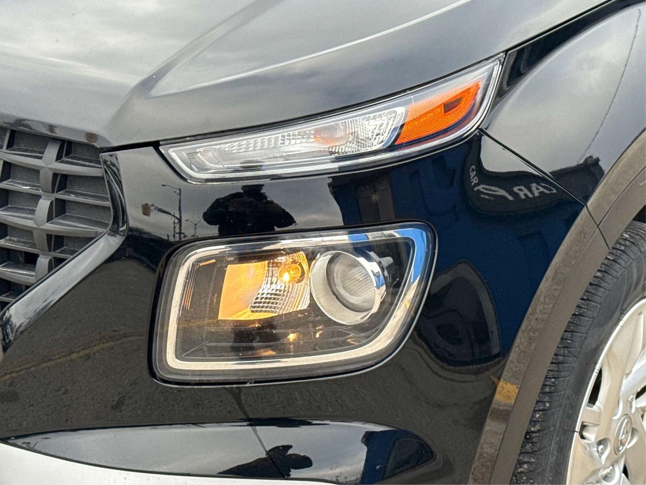 2024 Hyundai Venue POWER & HEATED SEATS LOW KMS WE FINANCE ALL CREDIT Photo