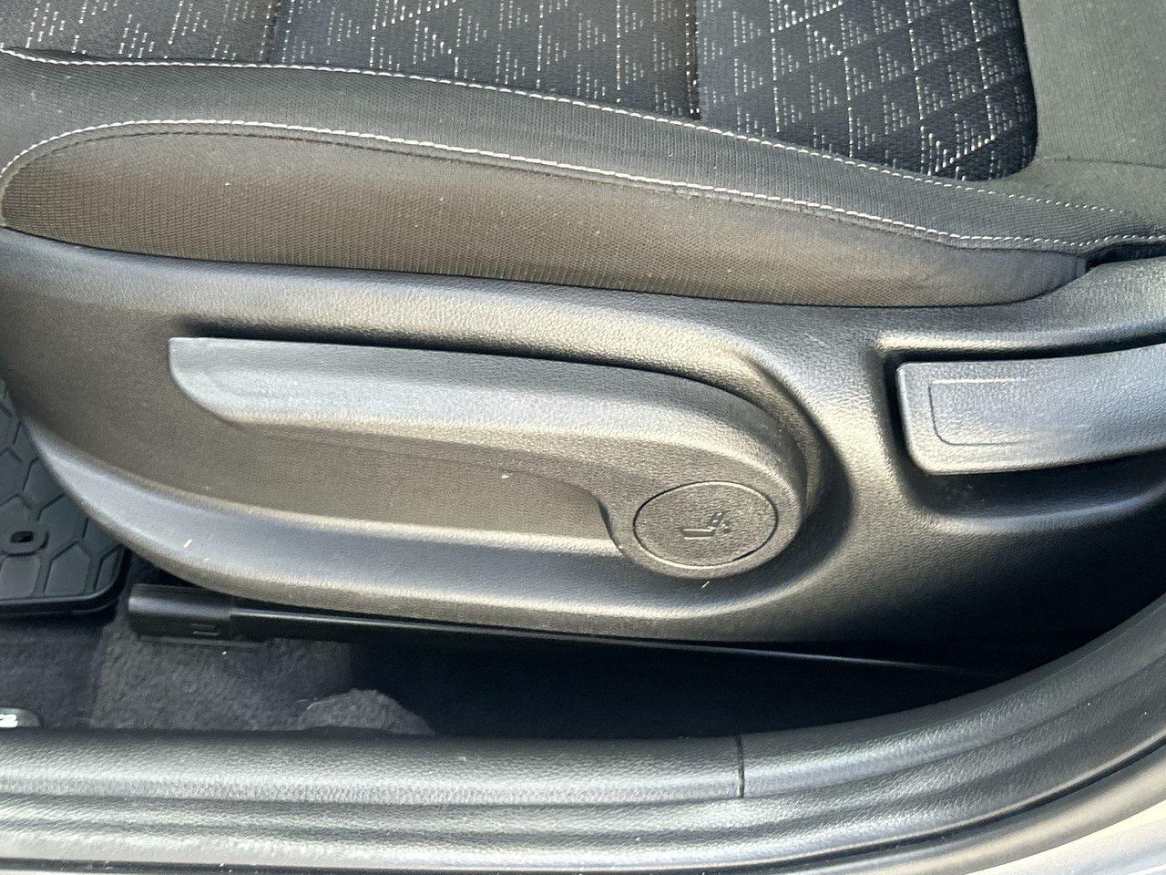 2023 Kia Rio5 LX+ Winter Tire Package Heated Seats Low KM Photo