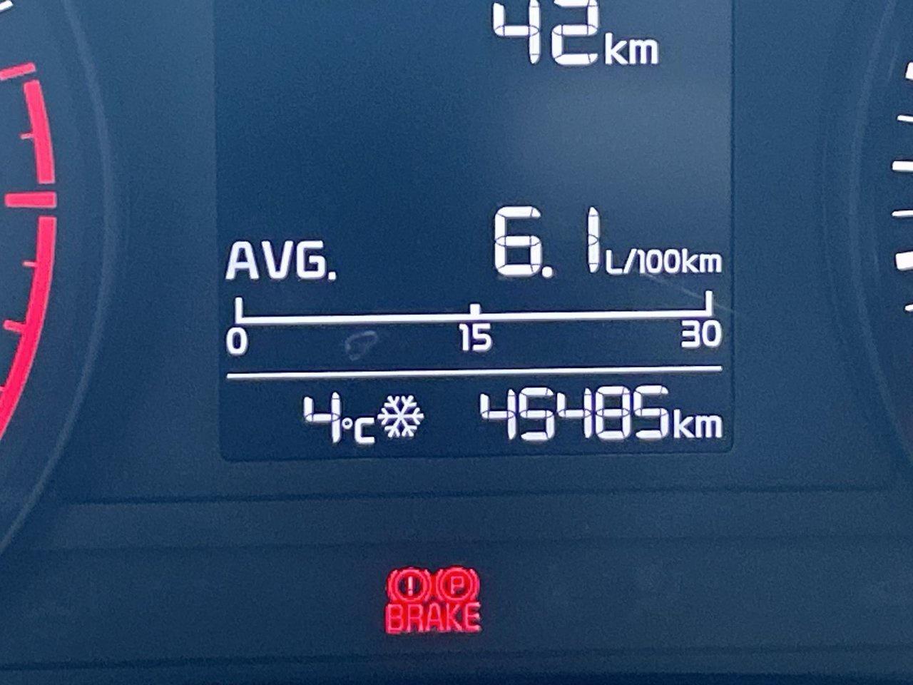 2023 Kia Rio5 LX+ Winter Tire Package Heated Seats Low KM Photo