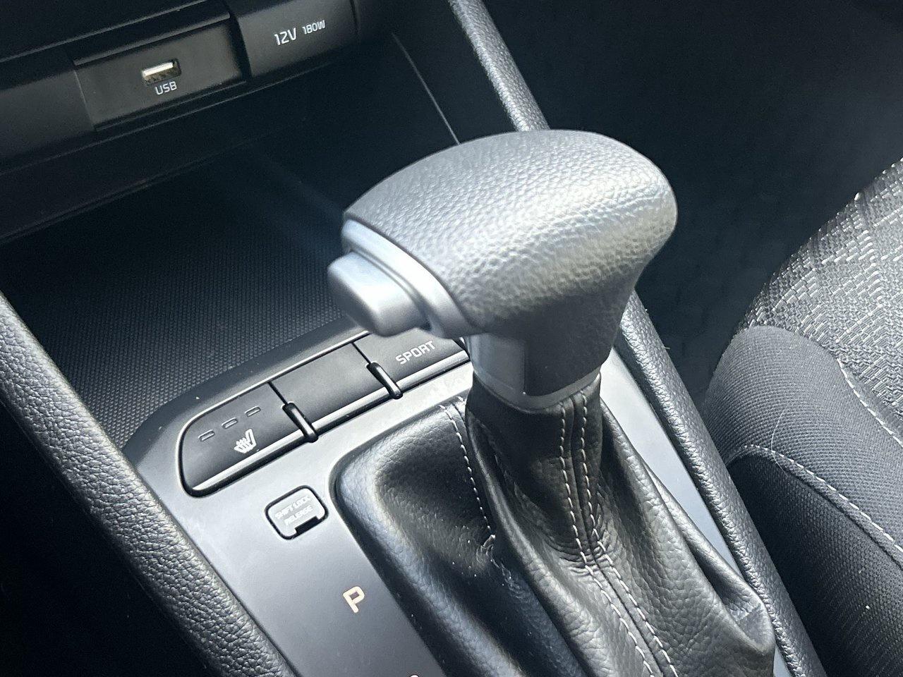 2023 Kia Rio5 LX+ Winter Tire Package Heated Seats Low KM Photo