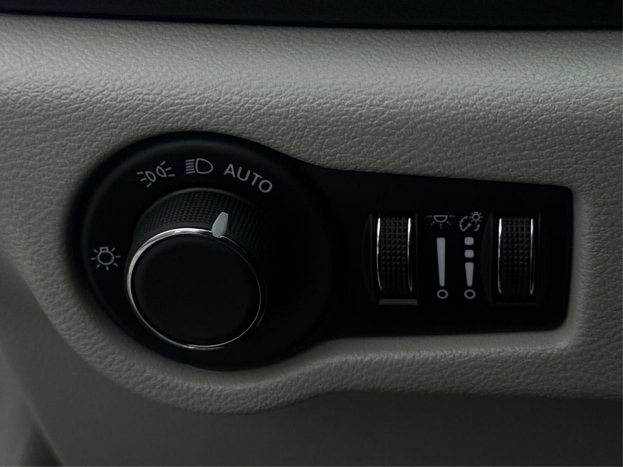 2024 Chrysler Grand Caravan 7 PASS HEATED SEATS LOADED WE FINANCE ALL CREDIT! Photo