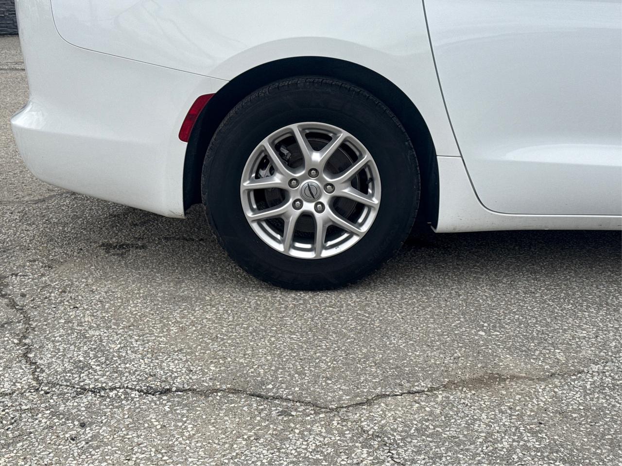 2024 Chrysler Grand Caravan 7 PASS HEATED SEATS LOADED WE FINANCE ALL CREDIT! Photo