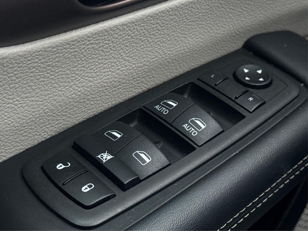 2024 Chrysler Grand Caravan 7 PASS HEATED SEATS LOADED WE FINANCE ALL CREDIT! Photo