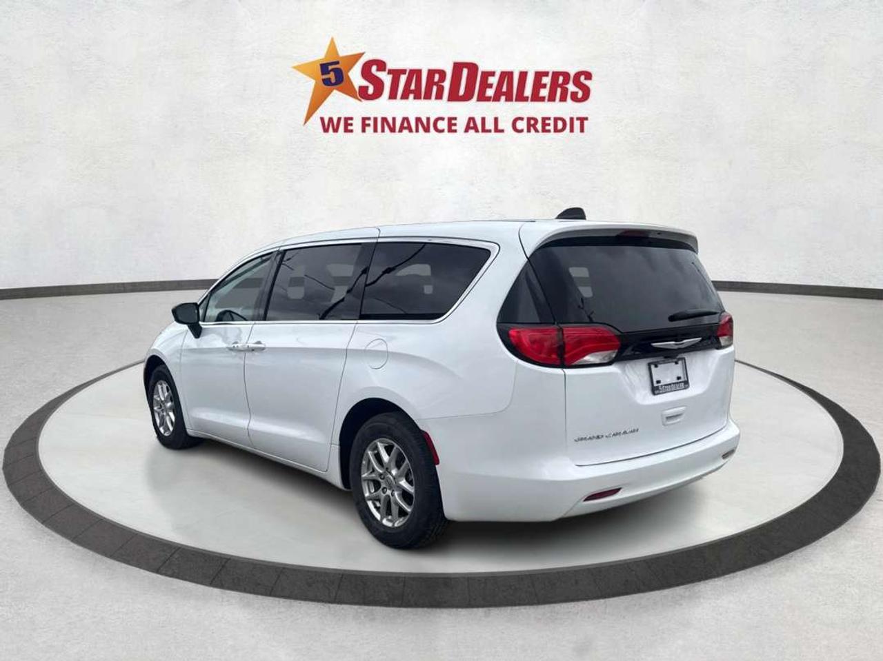 2024 Dodge Grand Caravan 7 PASS HEATED SEATS LOADED WE FINANCE ALL CREDIT! Photo4