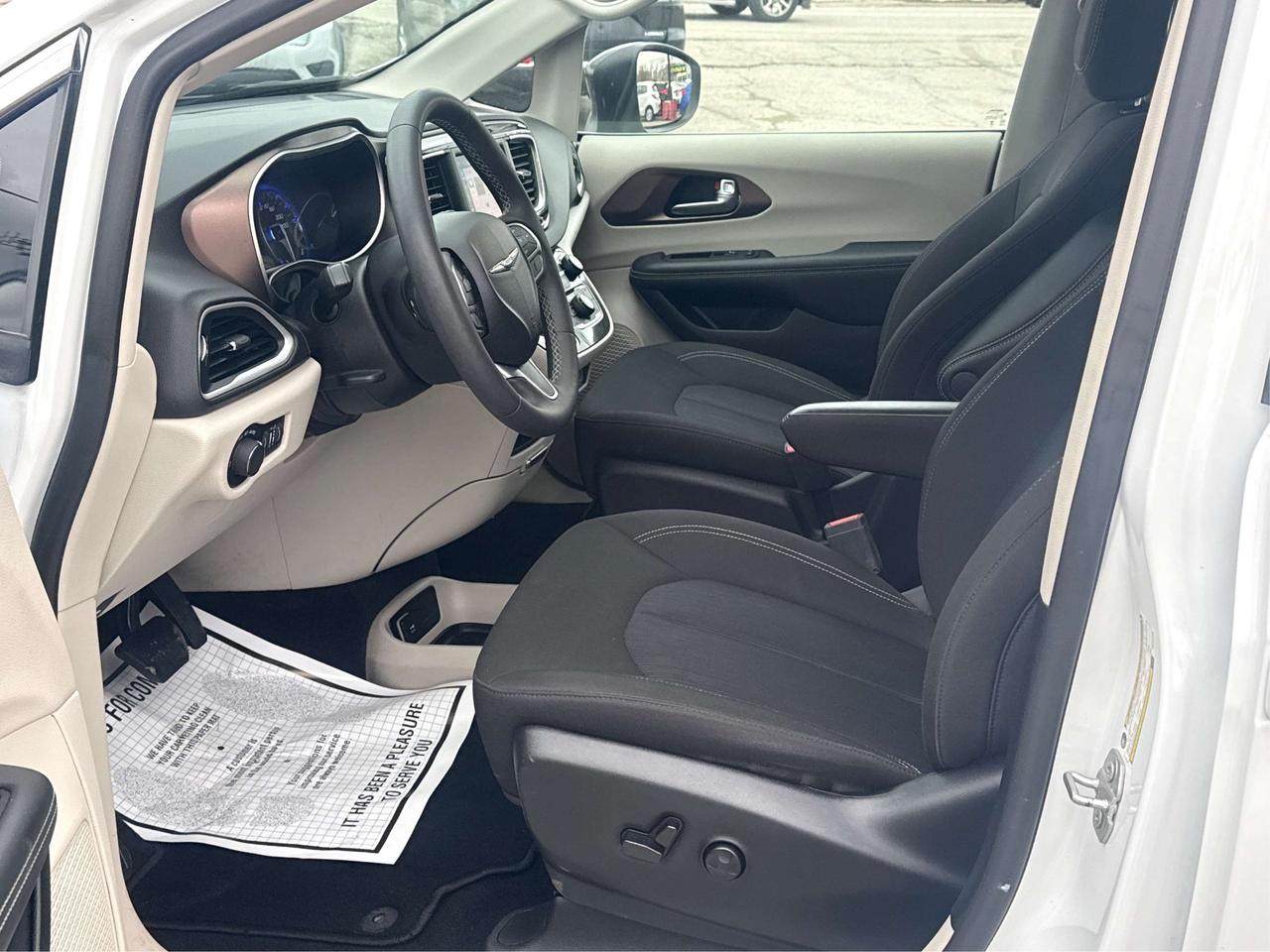 2024 Dodge Grand Caravan 7 PASS HEATED SEATS LOADED WE FINANCE ALL CREDIT! Photo