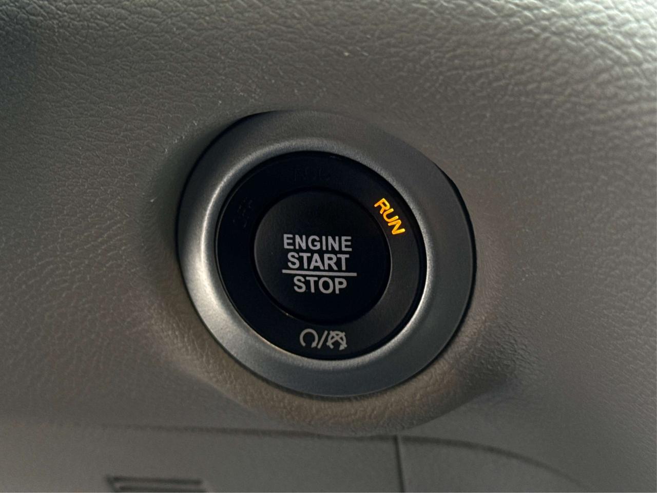 2024 Dodge Grand Caravan 7 PASS HEATED SEATS LOADED WE FINANCE ALL CREDIT! Photo