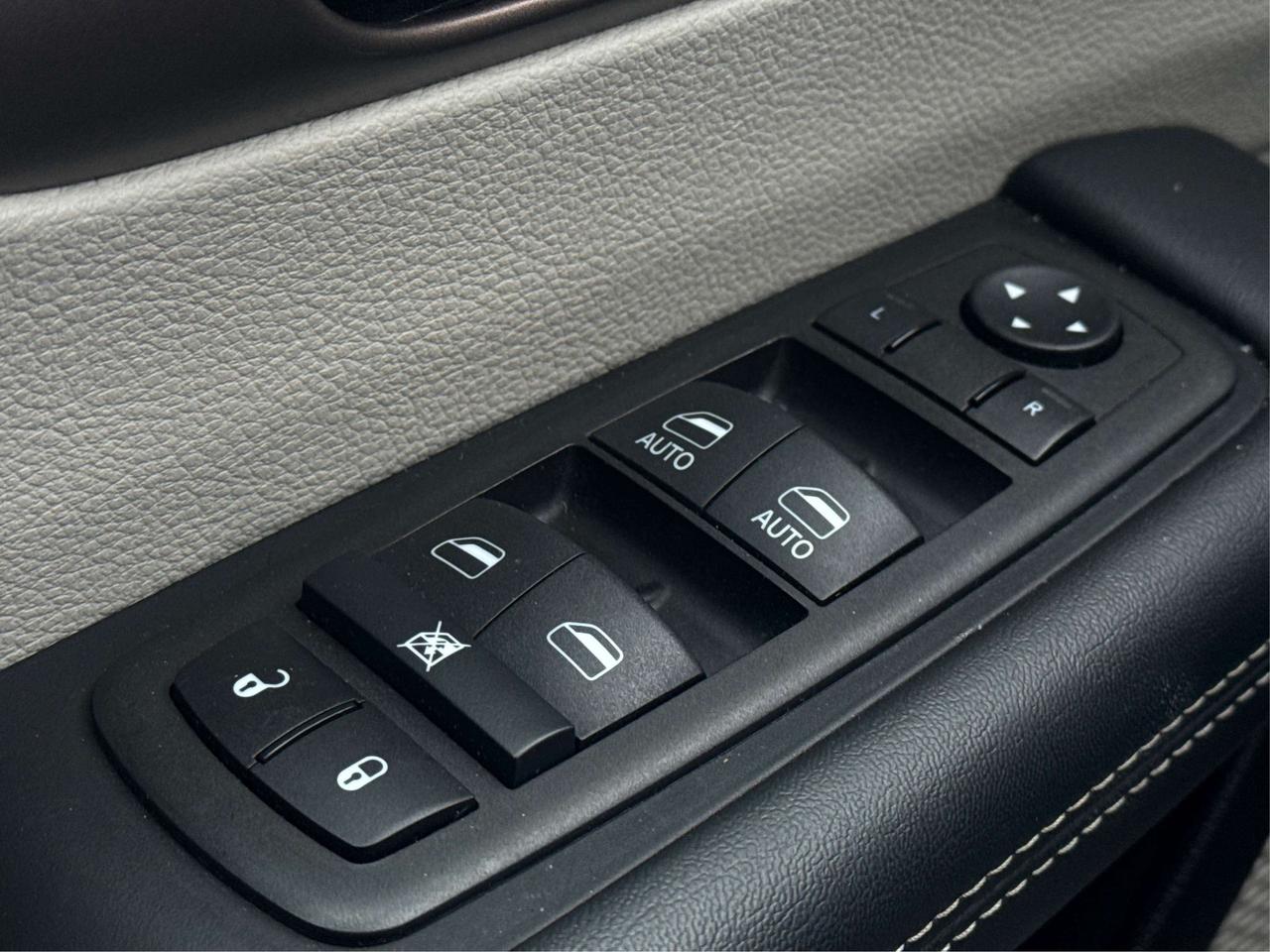 2024 Dodge Grand Caravan 7 PASS HEATED SEATS LOADED WE FINANCE ALL CREDIT! Photo