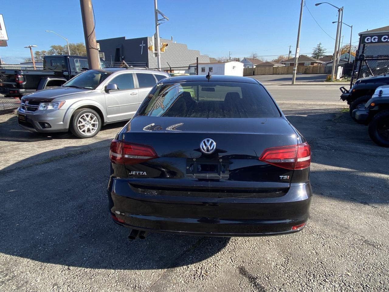 2016 Volkswagen Jetta Sedan 4dr 1.4 TSI Man Trendline Photo3