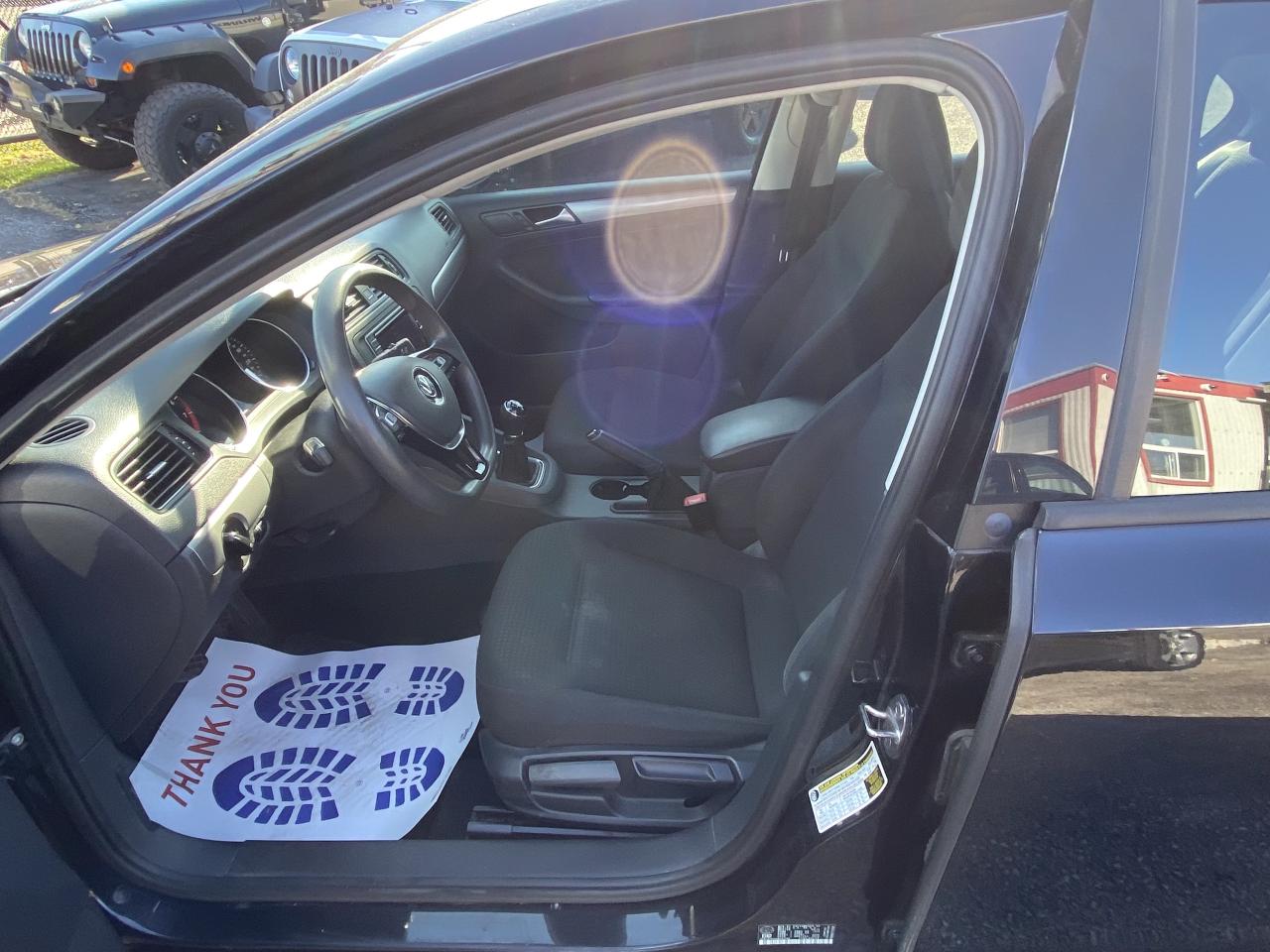 2016 Volkswagen Jetta Sedan 4dr 1.4 TSI Man Trendline Photo4