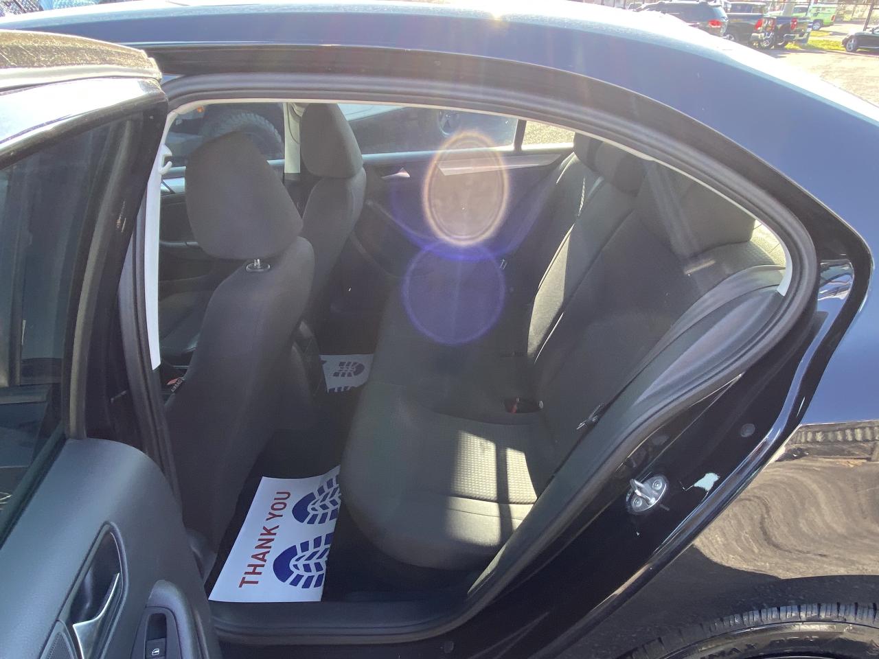 2016 Volkswagen Jetta Sedan 4dr 1.4 TSI Man Trendline Photo