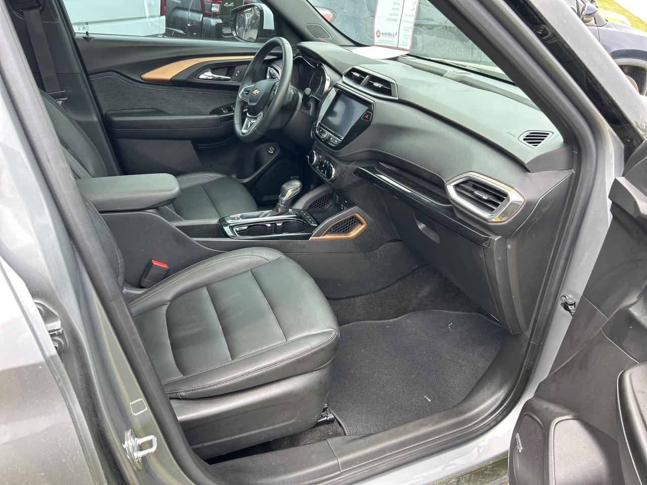 2023 Chevrolet TrailBlazer ACTIV, SUNROOF, REMOTE START, CLEAN CARFAX, AWD! Photo