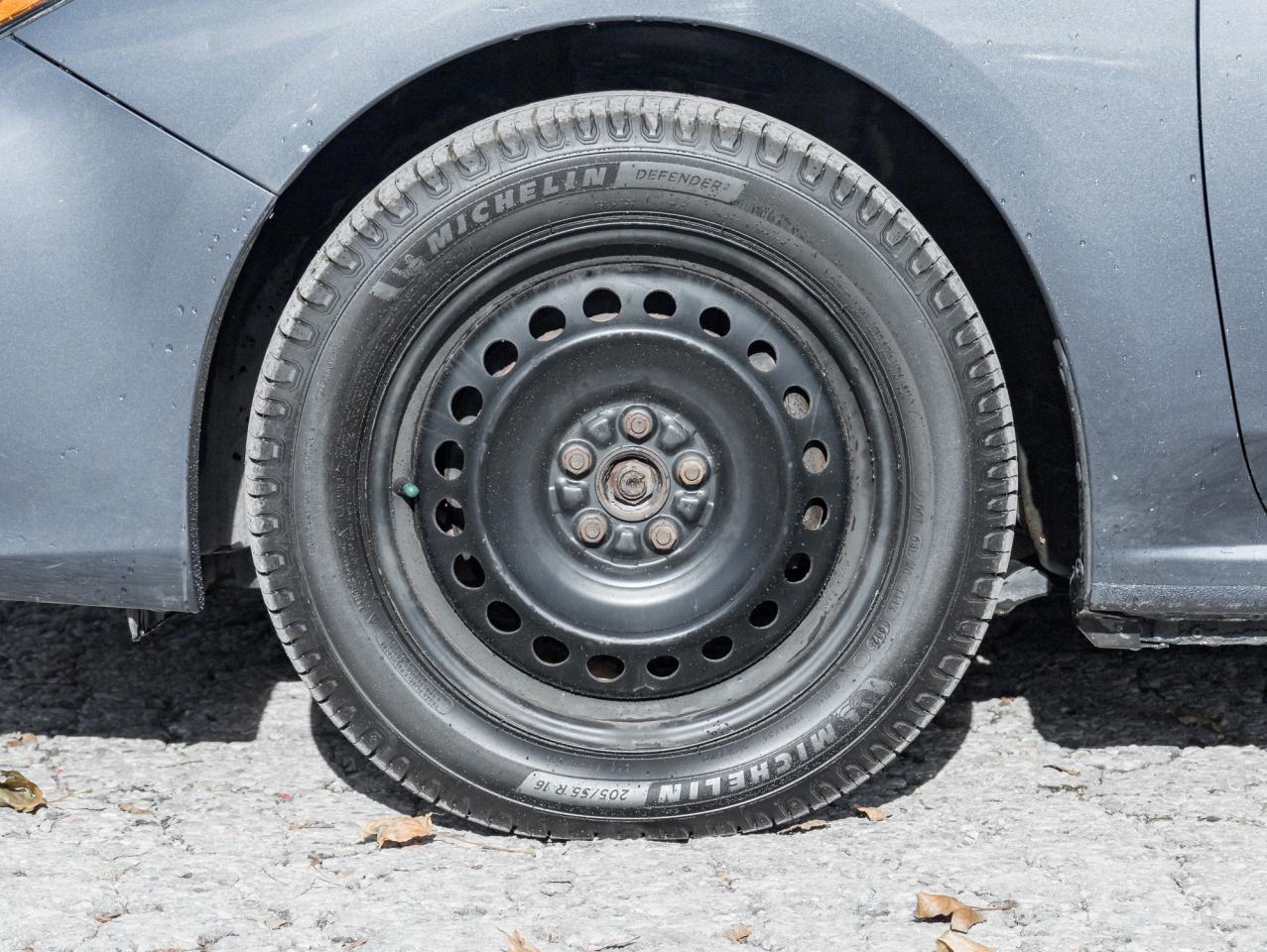 2017 Subaru Impreza 5dr HB Convenience  AS IS -AS TRADED  LOW KM Photo3