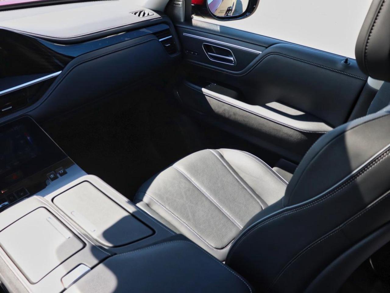 2025 Infiniti QX80 SENSORY  MASSAGE & COOLED SEATS, HUD Photo