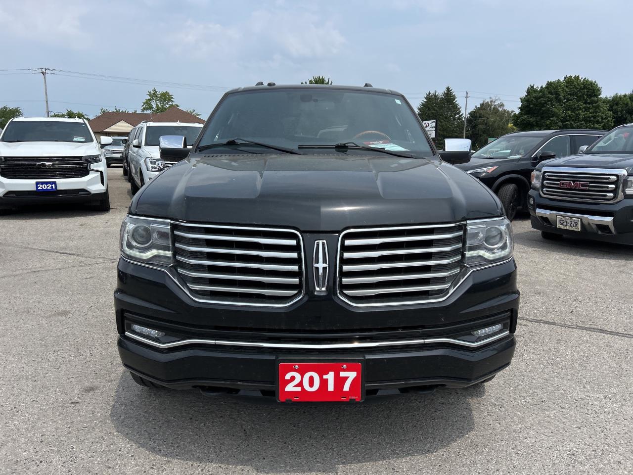 2017 Lincoln Navigator SELECT, 7 PASSENGER, REMOTE START, LEATHER! Photo2