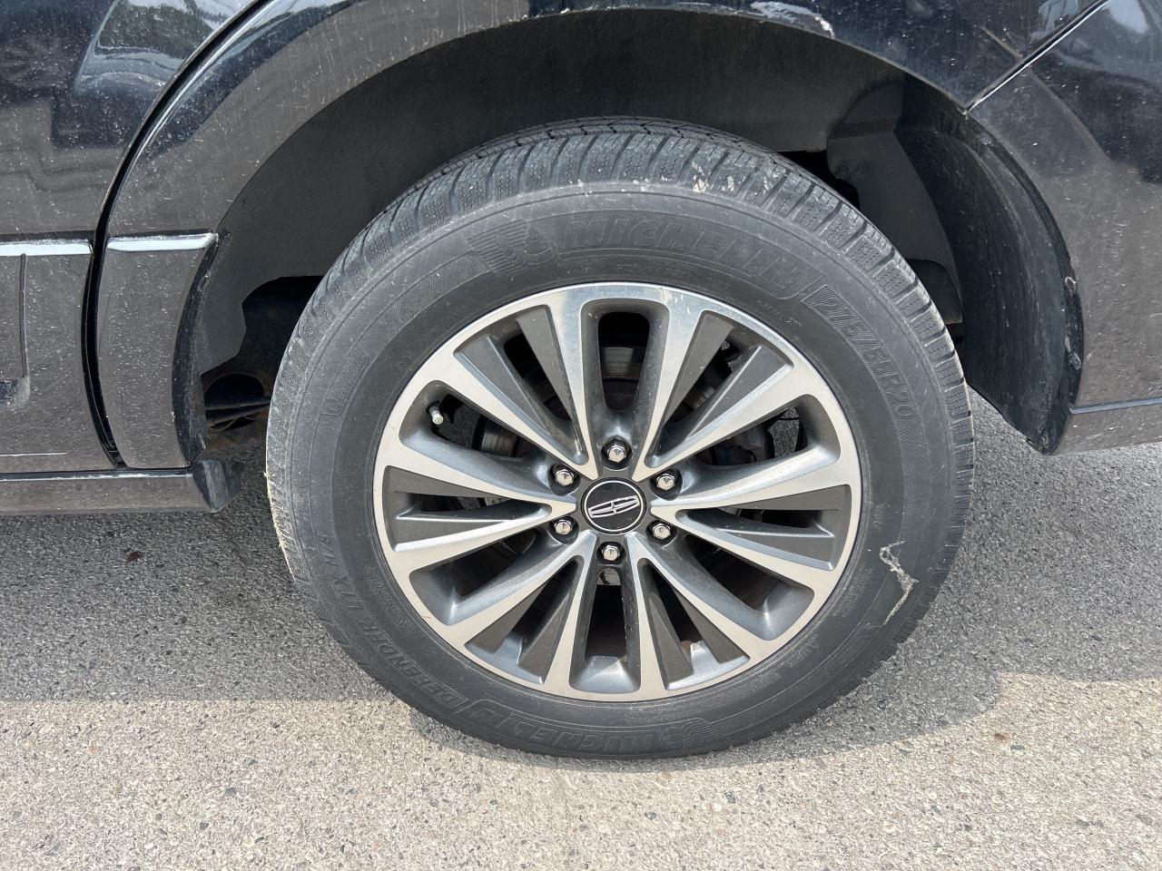 2017 Lincoln Navigator SELECT, 7 PASSENGER, REMOTE START, LEATHER! Photo