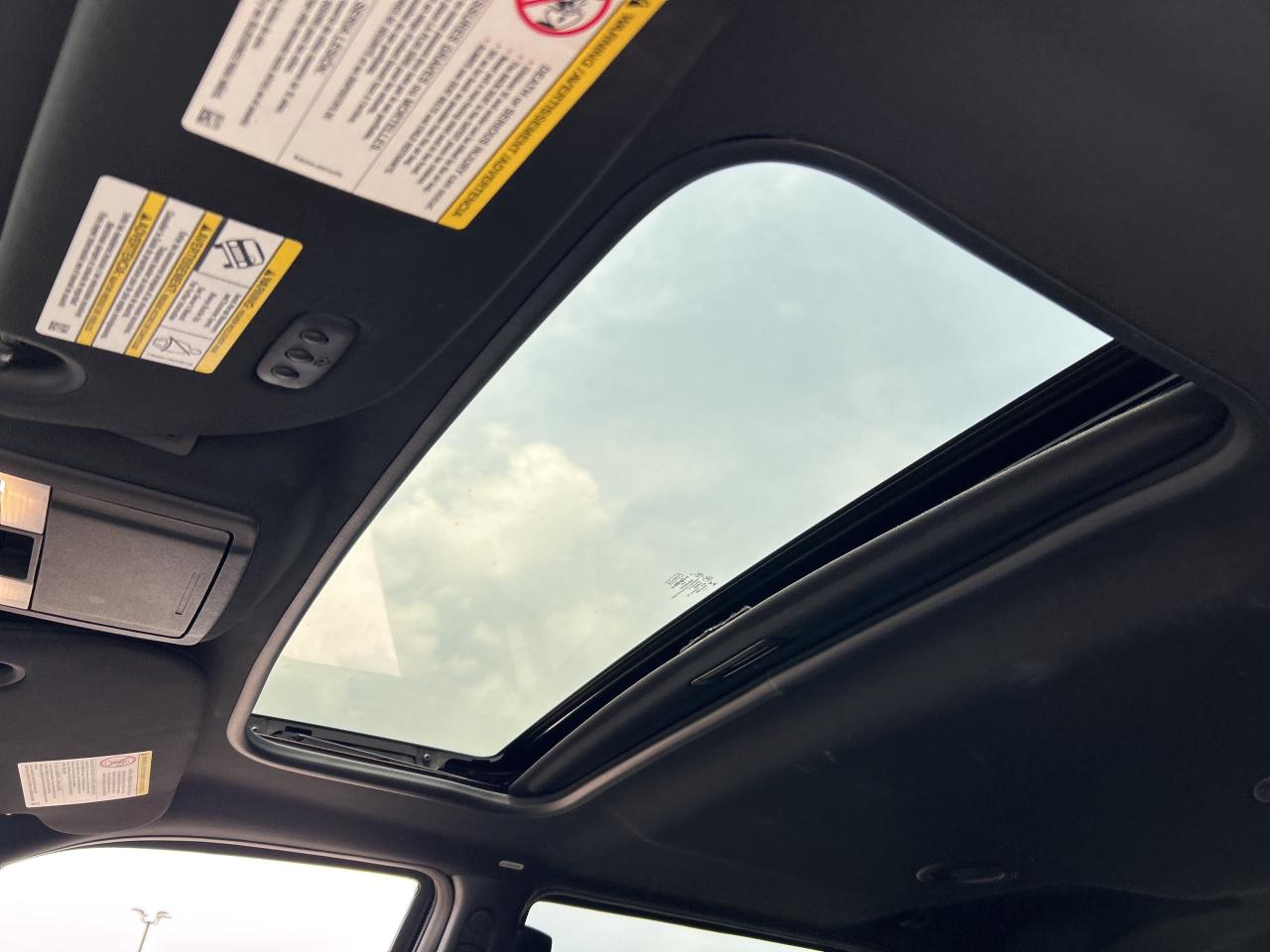 2017 Lincoln Navigator SELECT, 7 PASSENGER, REMOTE START, LEATHER! Photo