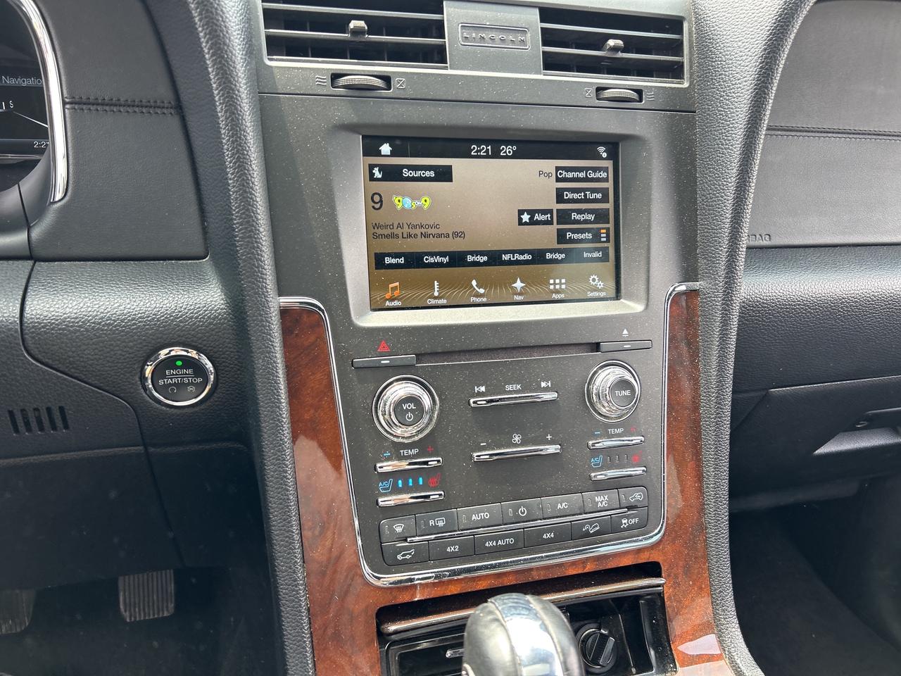 2017 Lincoln Navigator SELECT, 7 PASSENGER, REMOTE START, LEATHER! Photo