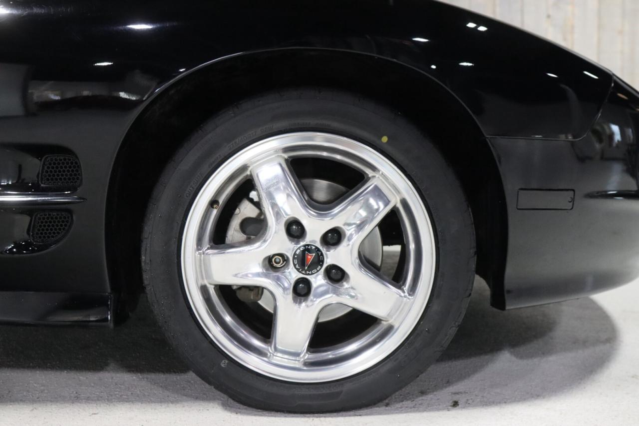 2002 Pontiac Firebird 2dr Cpe Ram Air Photo