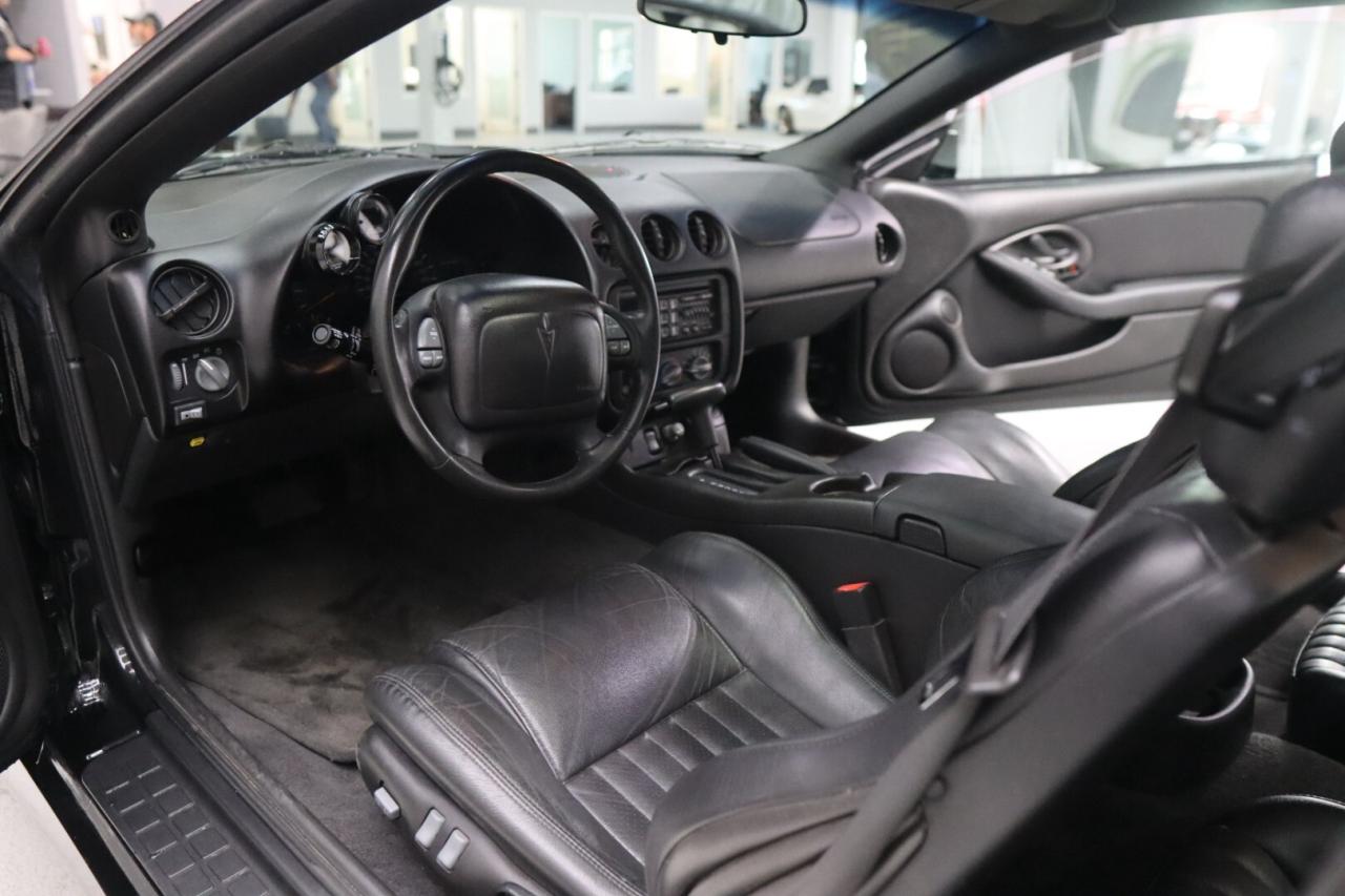 2002 Pontiac Firebird 2dr Cpe Ram Air Photo