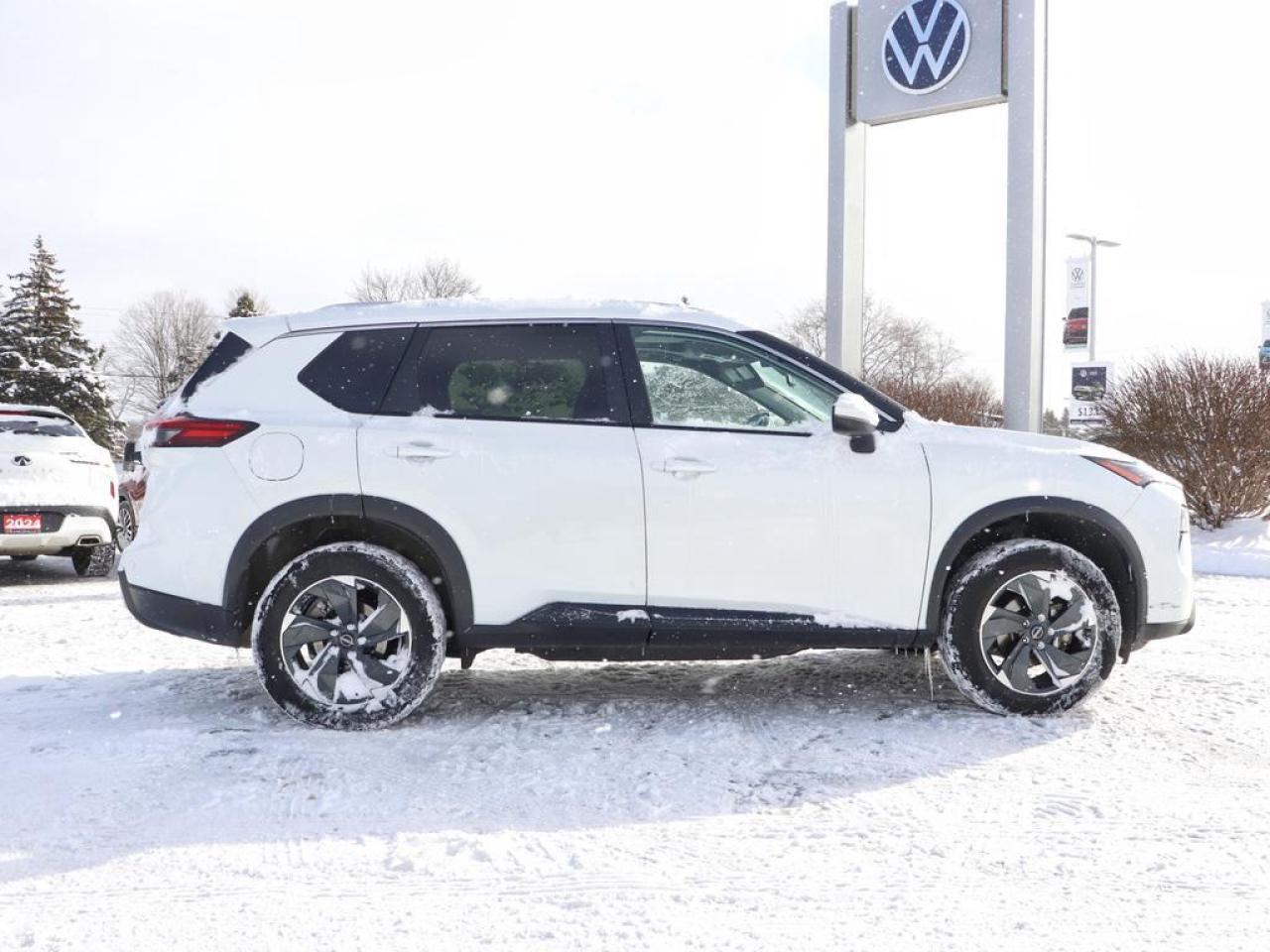 2024 Nissan Rogue SV Moonroof  - Moonroof -  Power Liftgate Photo
