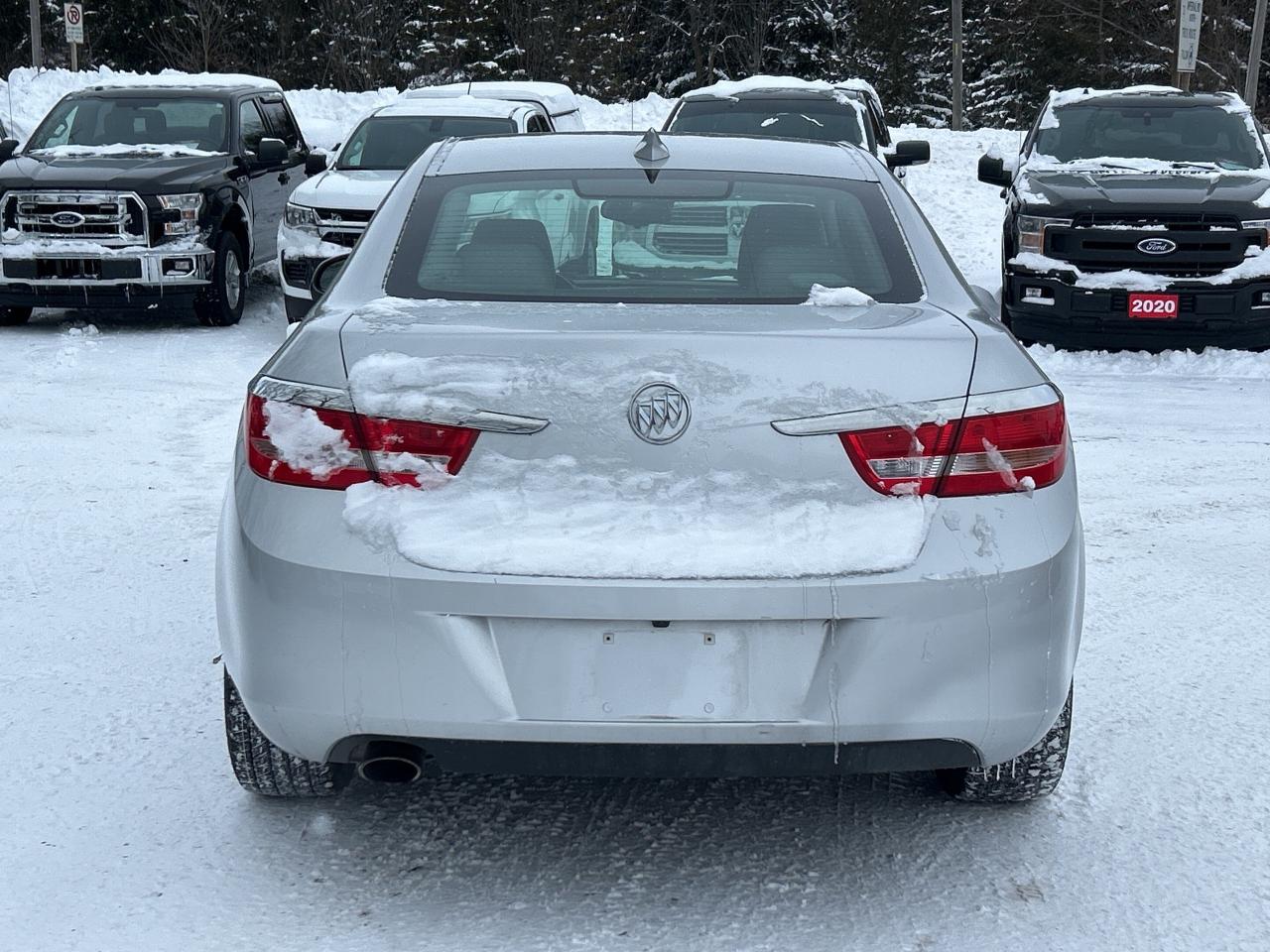 2016 Buick Verano REMOTE START, BACK UP CAMERA, LEATHER! Photo