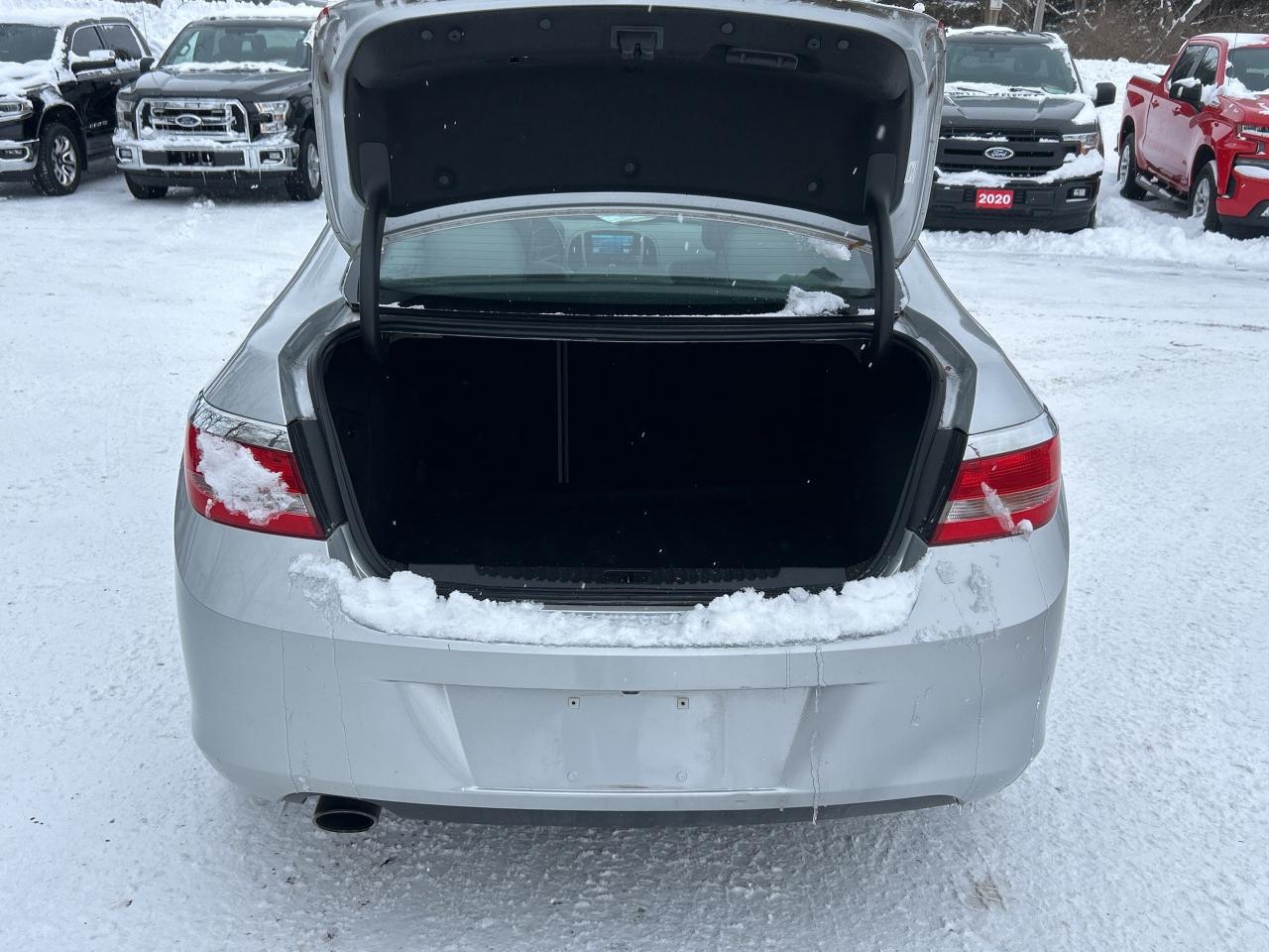 2016 Buick Verano REMOTE START, BACK UP CAMERA, LEATHER! Photo