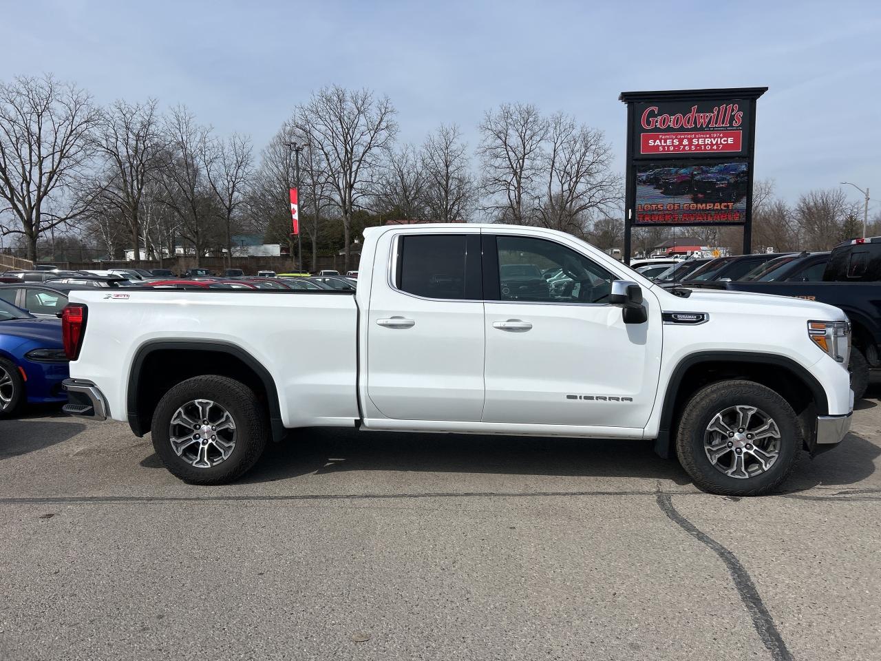 2021 GMC Sierra 1500 SLE, 3.0L DIESEL, CLEAN CARFAX, REMOTE START! Photo