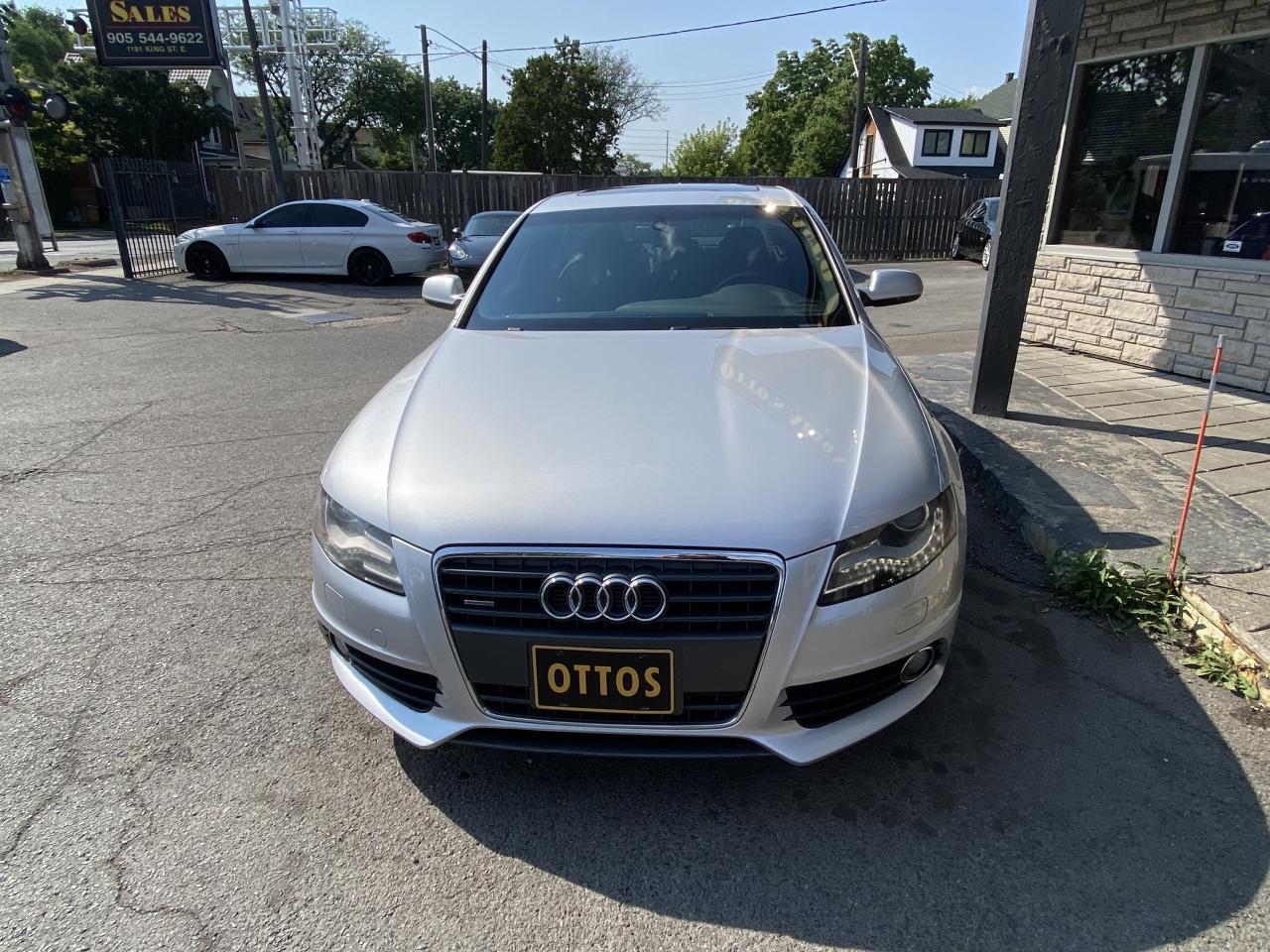 2010 Audi A4 4dr Sdn Auto quattro 2.0T Premium Photo2