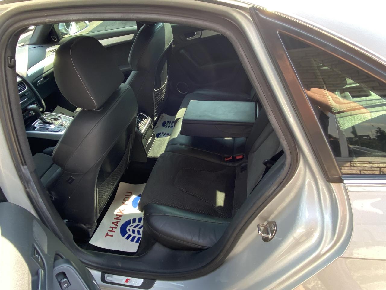 2010 Audi A4 4dr Sdn Auto quattro 2.0T Premium Photo