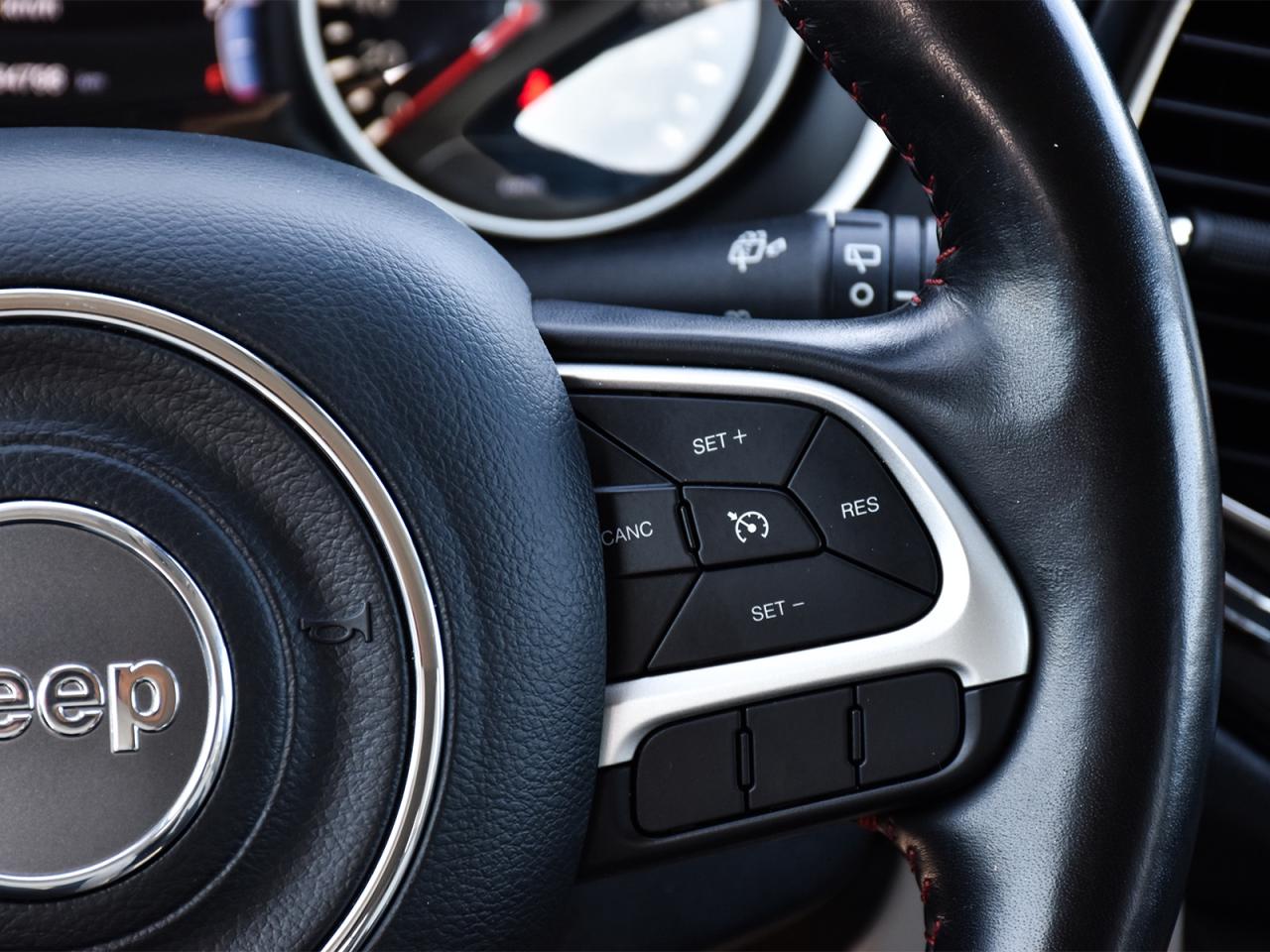 2021 Jeep Compass Limited 4x4 ~Heated Leather ~Bluetooth ~Camera Photo