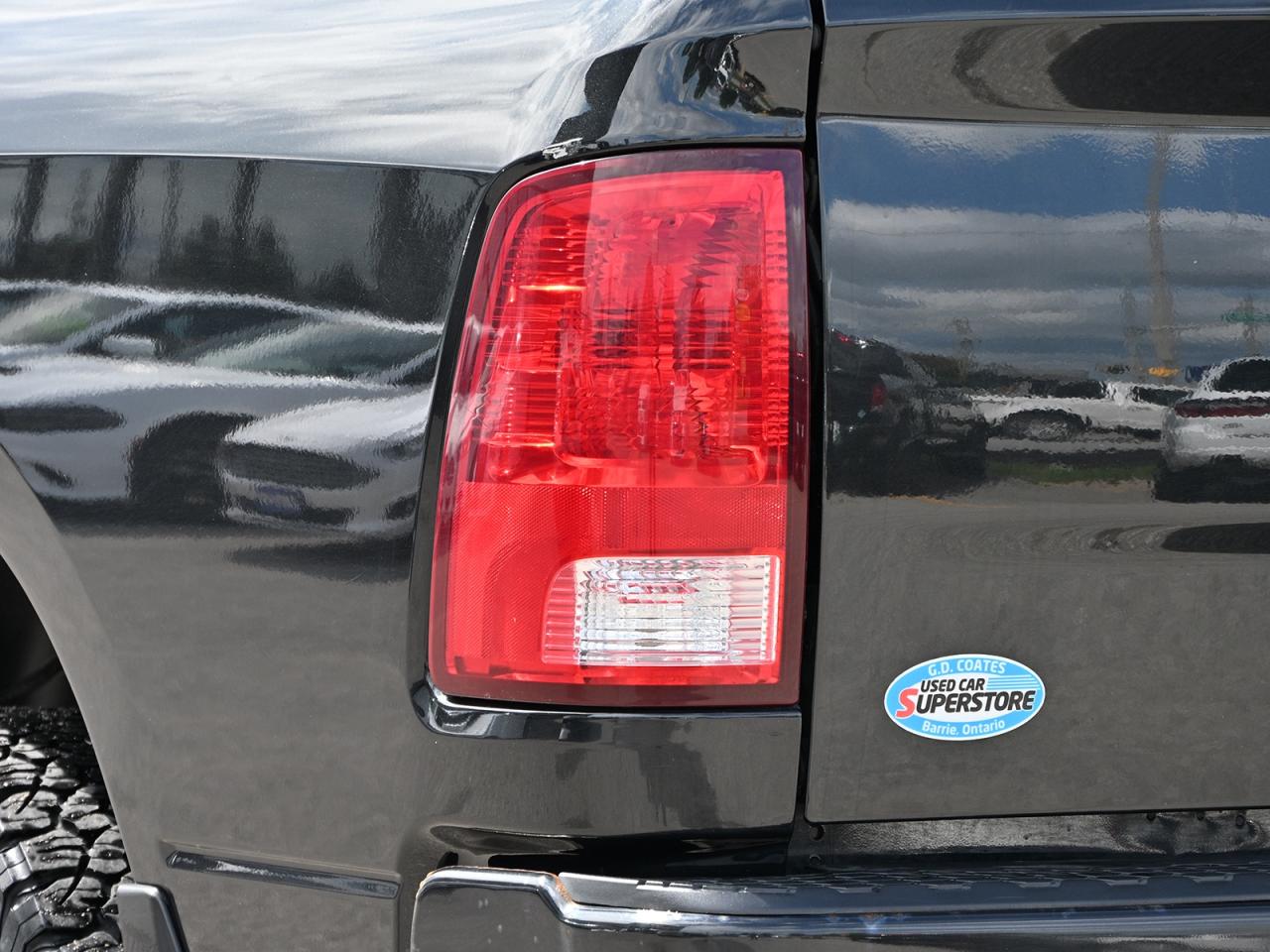 2018 RAM 1500 Express Crew Cab 4x4 ~HEMI ~Camera ~Bluetooth ~20s Photo