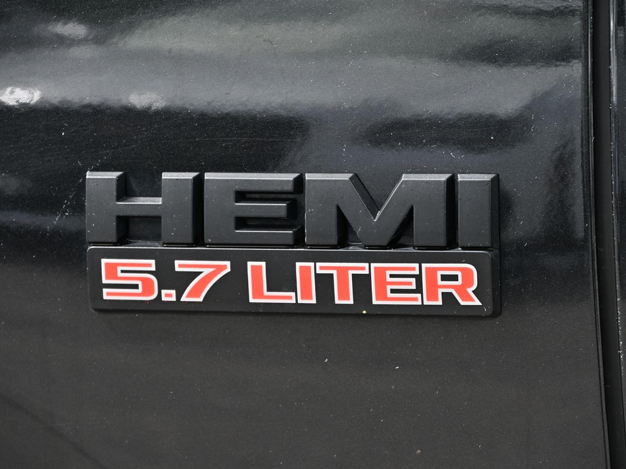 2018 RAM 1500 Express Crew Cab 4x4 ~HEMI ~Camera ~Bluetooth ~20s Photo