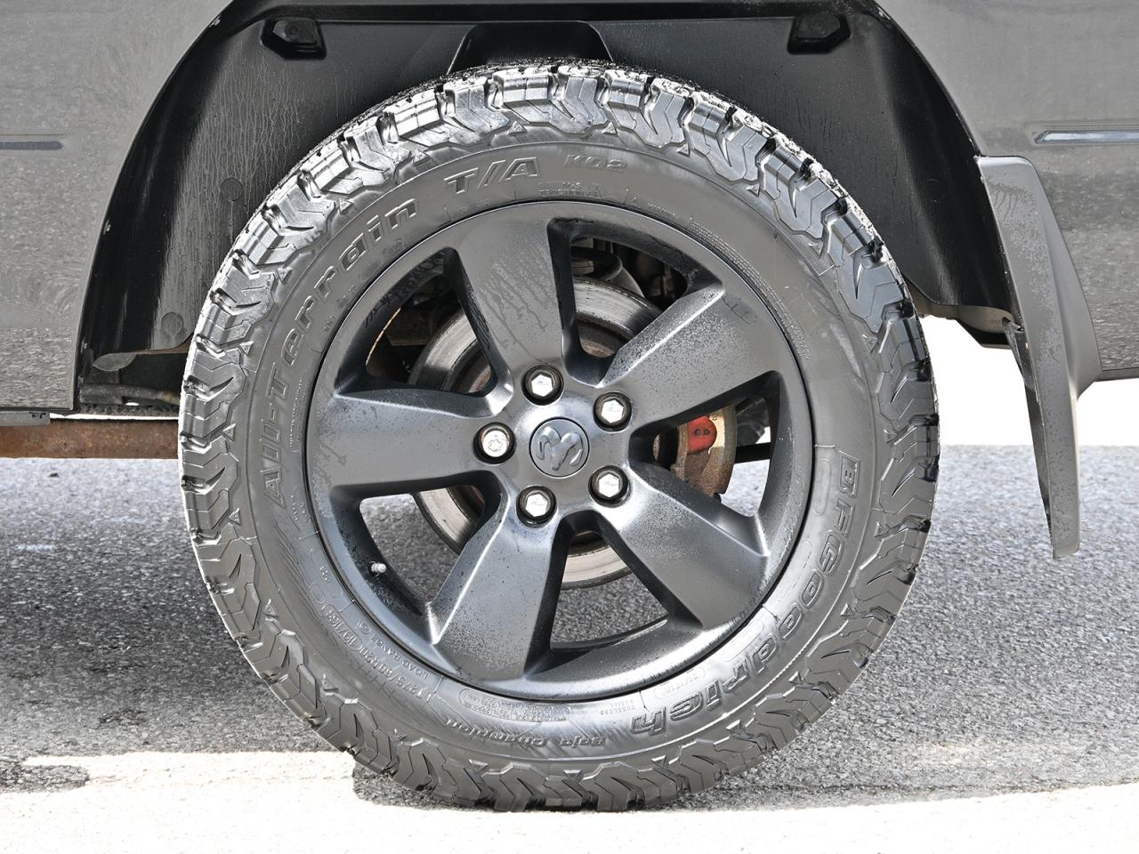 2018 RAM 1500 Express Crew Cab 4x4 ~HEMI ~Camera ~Bluetooth ~20s Photo