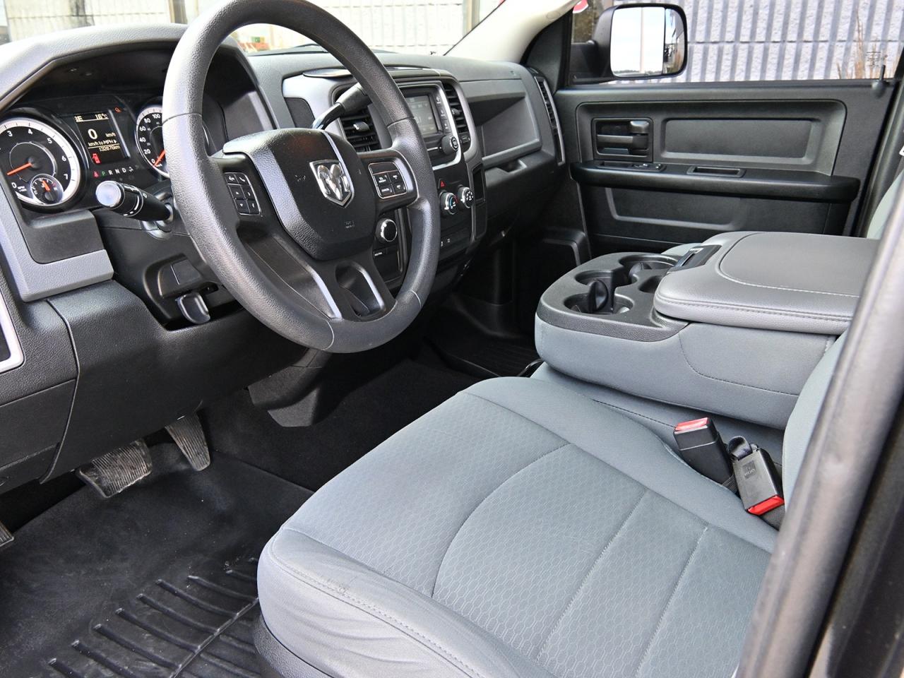 2018 RAM 1500 Express Crew Cab 4x4 ~HEMI ~Camera ~Bluetooth ~20s Photo