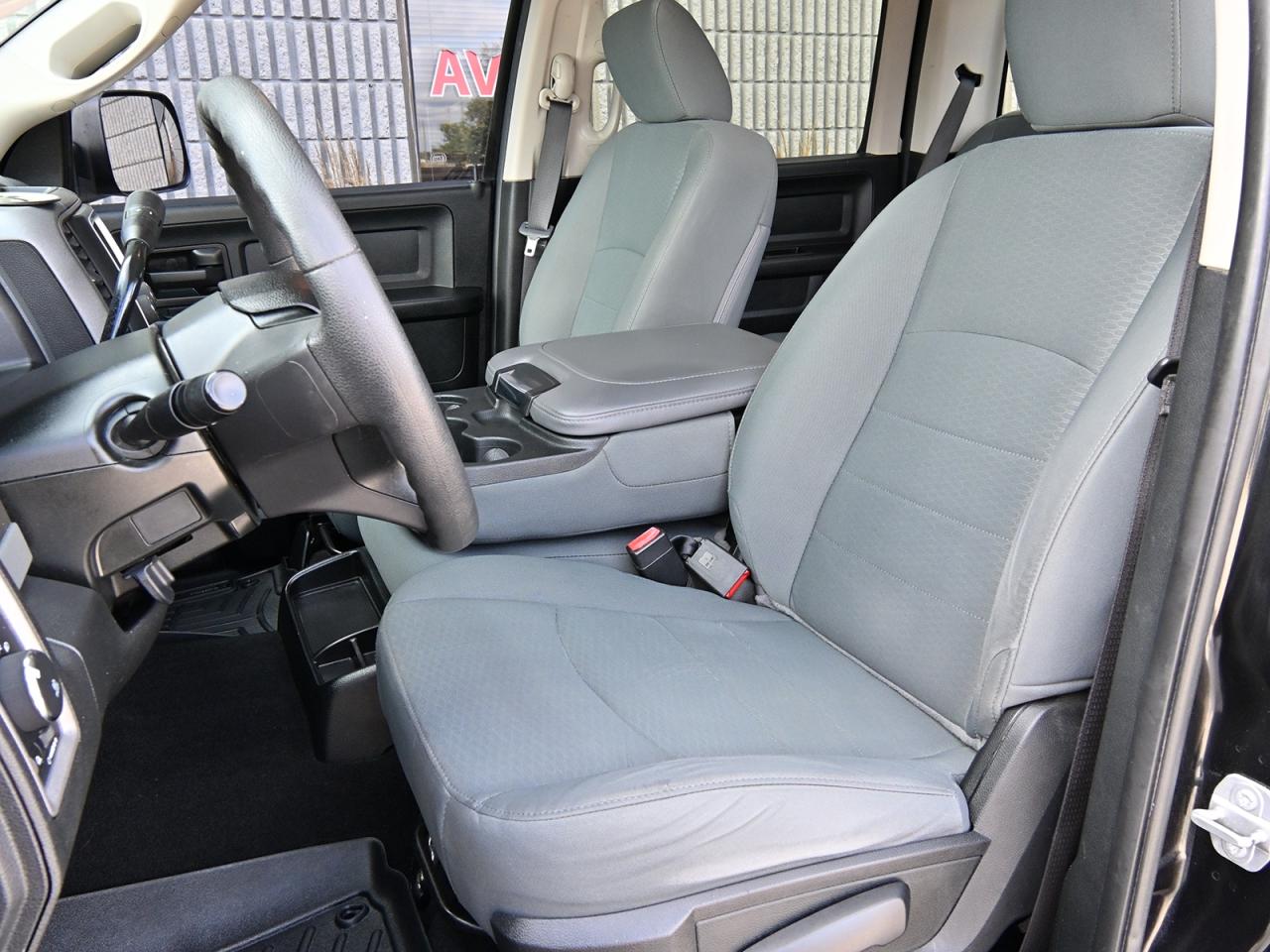 2018 RAM 1500 Express Crew Cab 4x4 ~HEMI ~Camera ~Bluetooth ~20s Photo