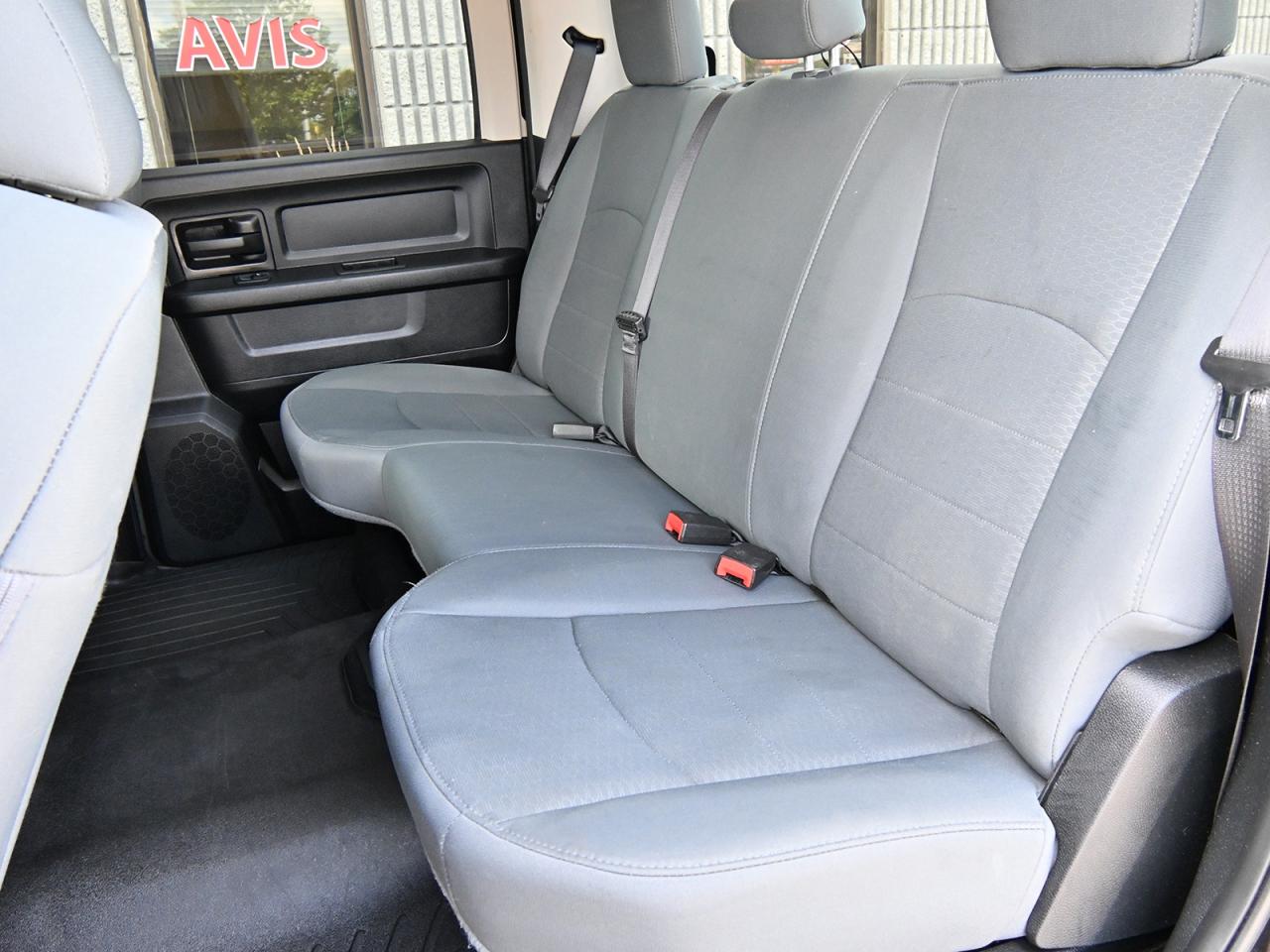 2018 RAM 1500 Express Crew Cab 4x4 ~HEMI ~Camera ~Bluetooth ~20s Photo