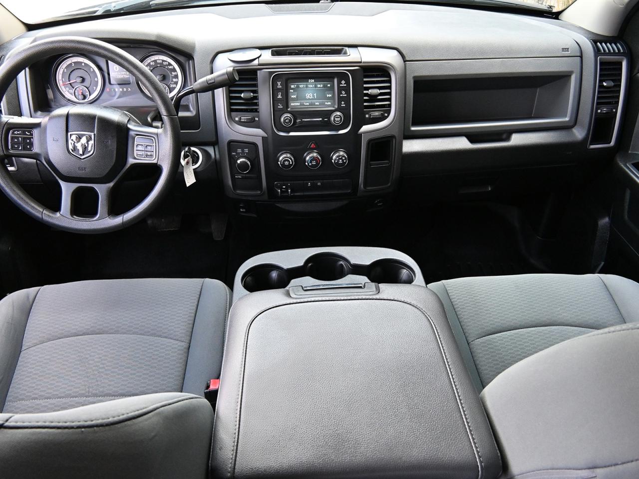 2018 RAM 1500 Express Crew Cab 4x4 ~HEMI ~Camera ~Bluetooth ~20s Photo