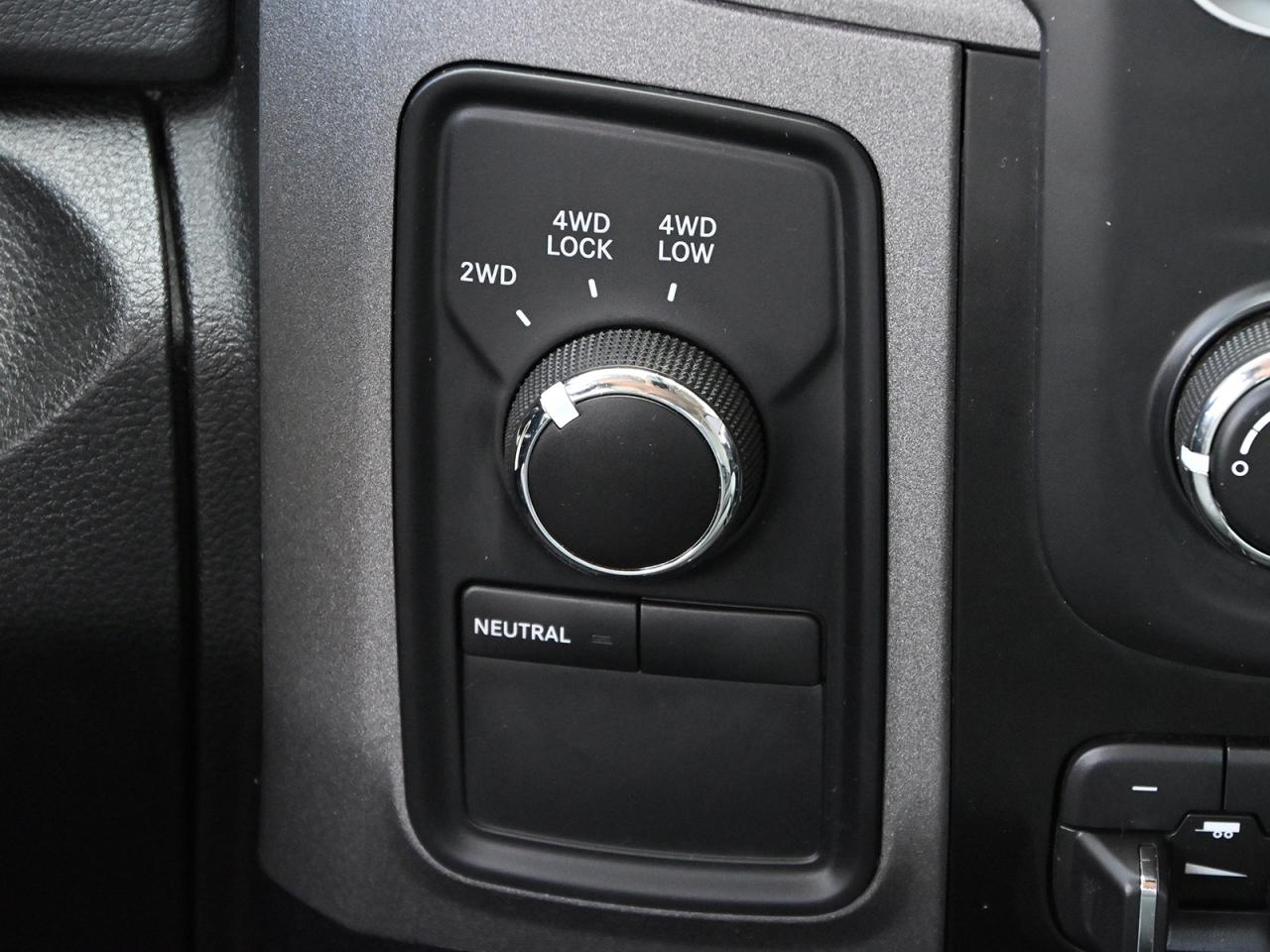 2018 RAM 1500 Express Crew Cab 4x4 ~HEMI ~Camera ~Bluetooth ~20s Photo