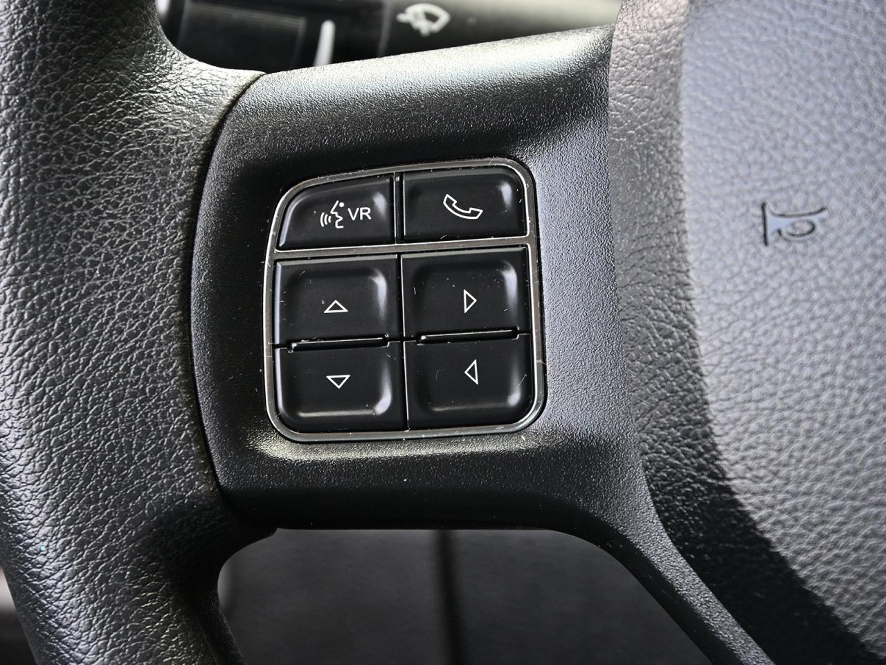 2018 RAM 1500 Express Crew Cab 4x4 ~HEMI ~Camera ~Bluetooth ~20s Photo